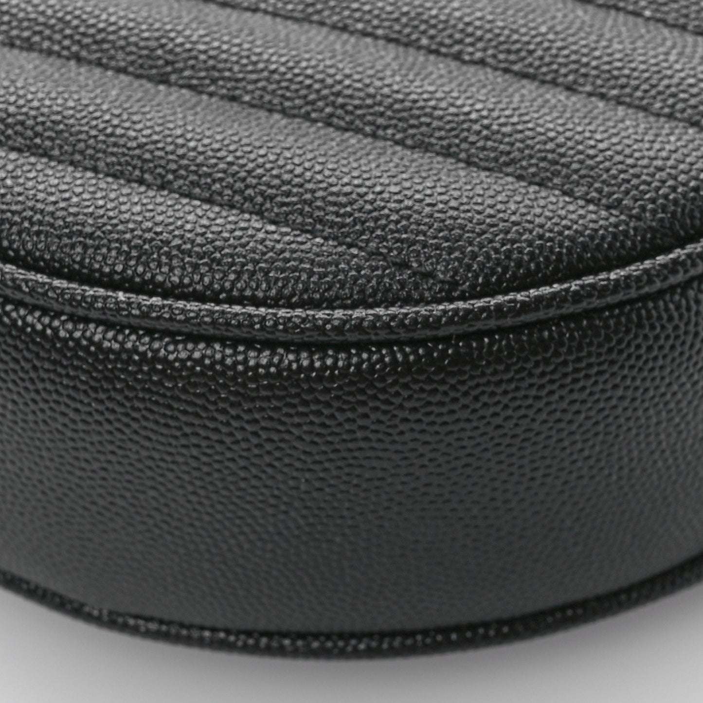 Grain De Poudre Matelasse Chevron Quilted Round Vinyle Camera Bag Black