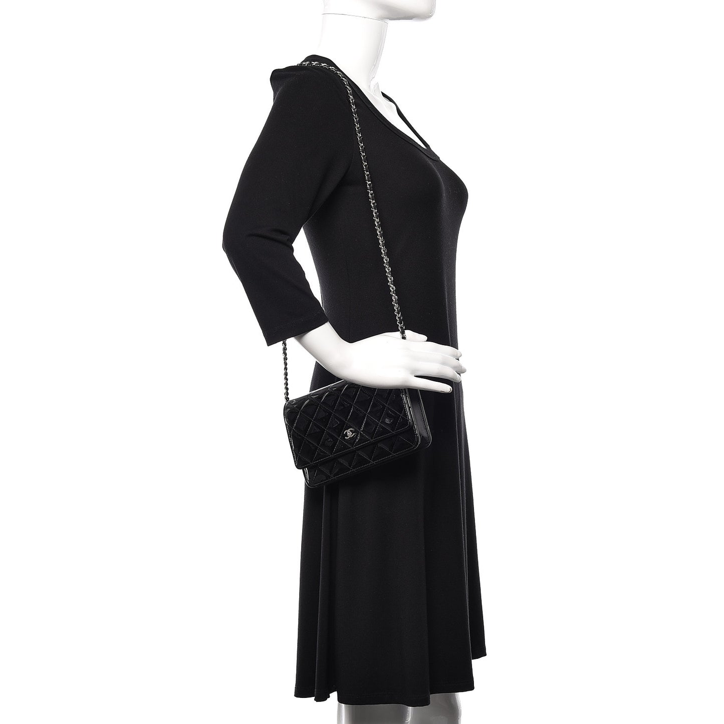 Patent Quilted Wallet On Chain WOC Black