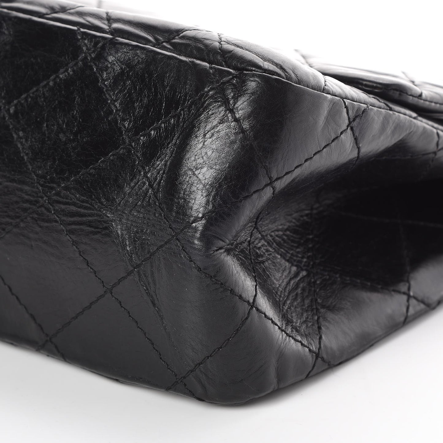 Aged Calfskin Quilted Mobile Art 2.55 Reissue Flap 228 Black