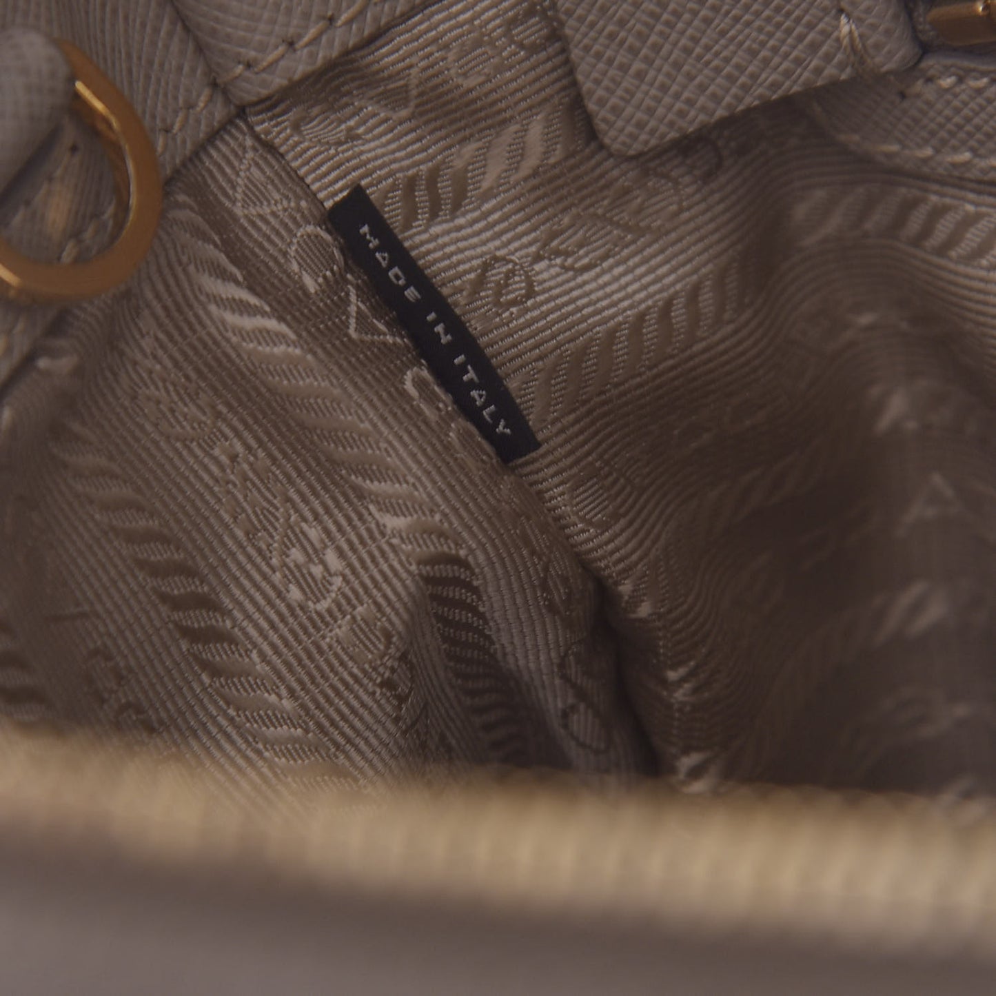 Saffiano Medium Galleria Double Zip Tote Pomice