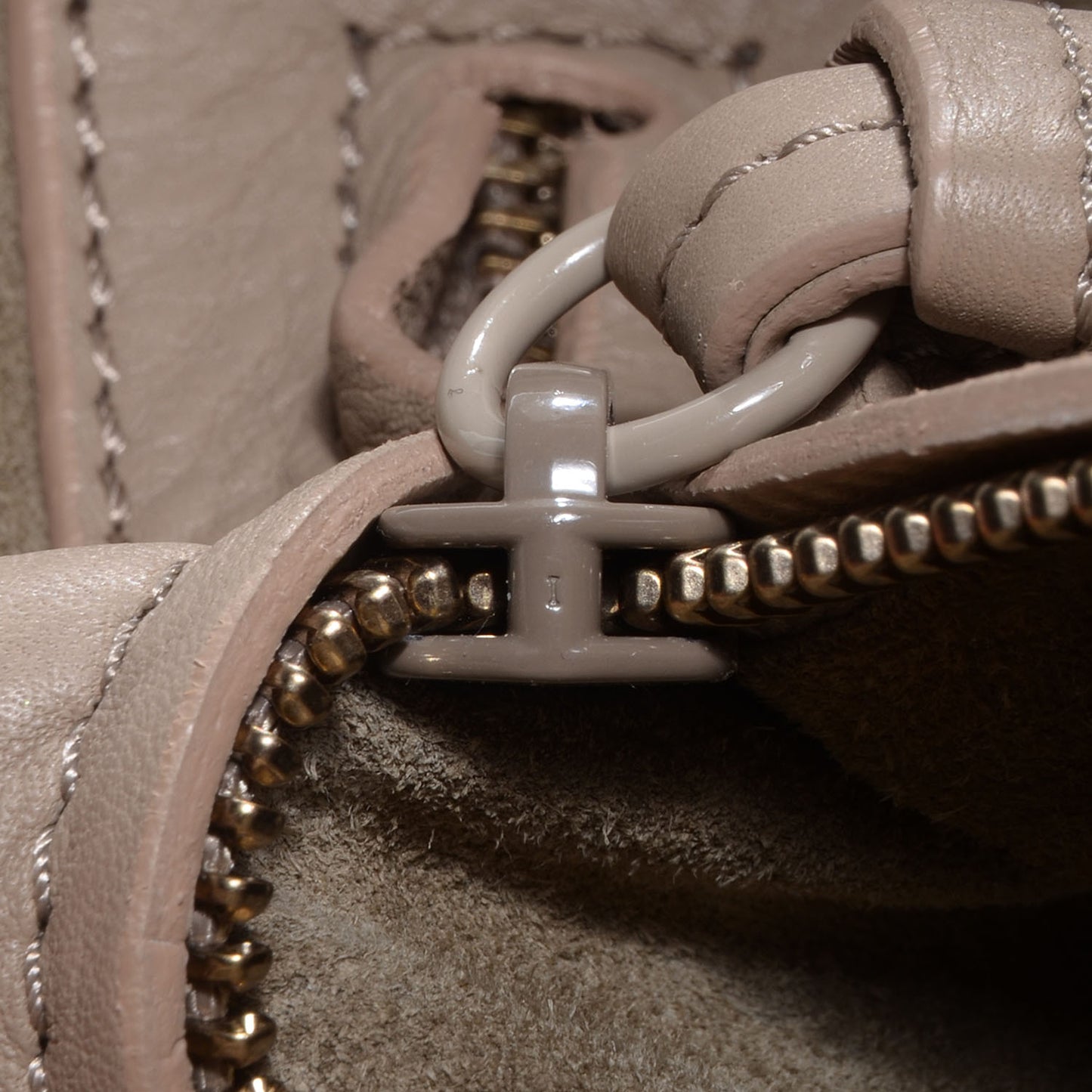 Supple Calfskin Medium Phantom Luggage Taupe