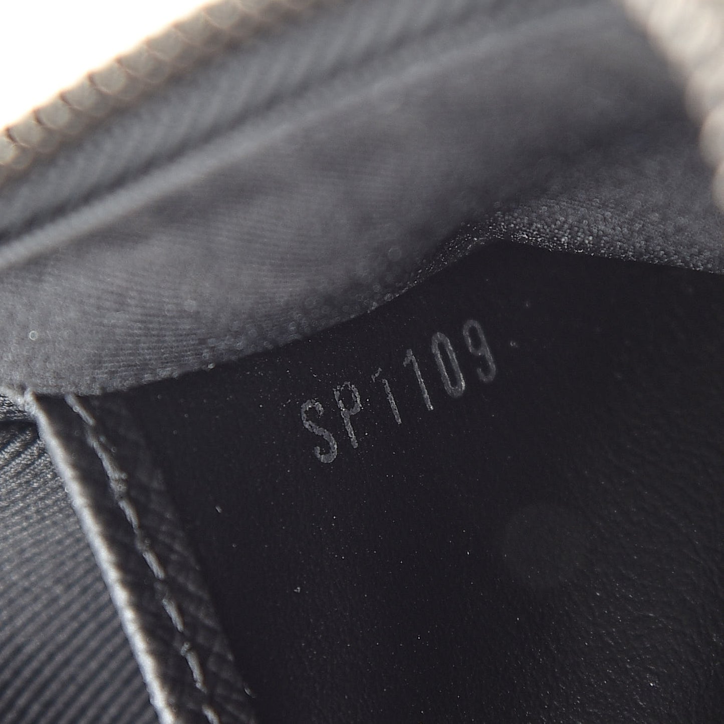 Monogram Eclipse Discovery Pochette