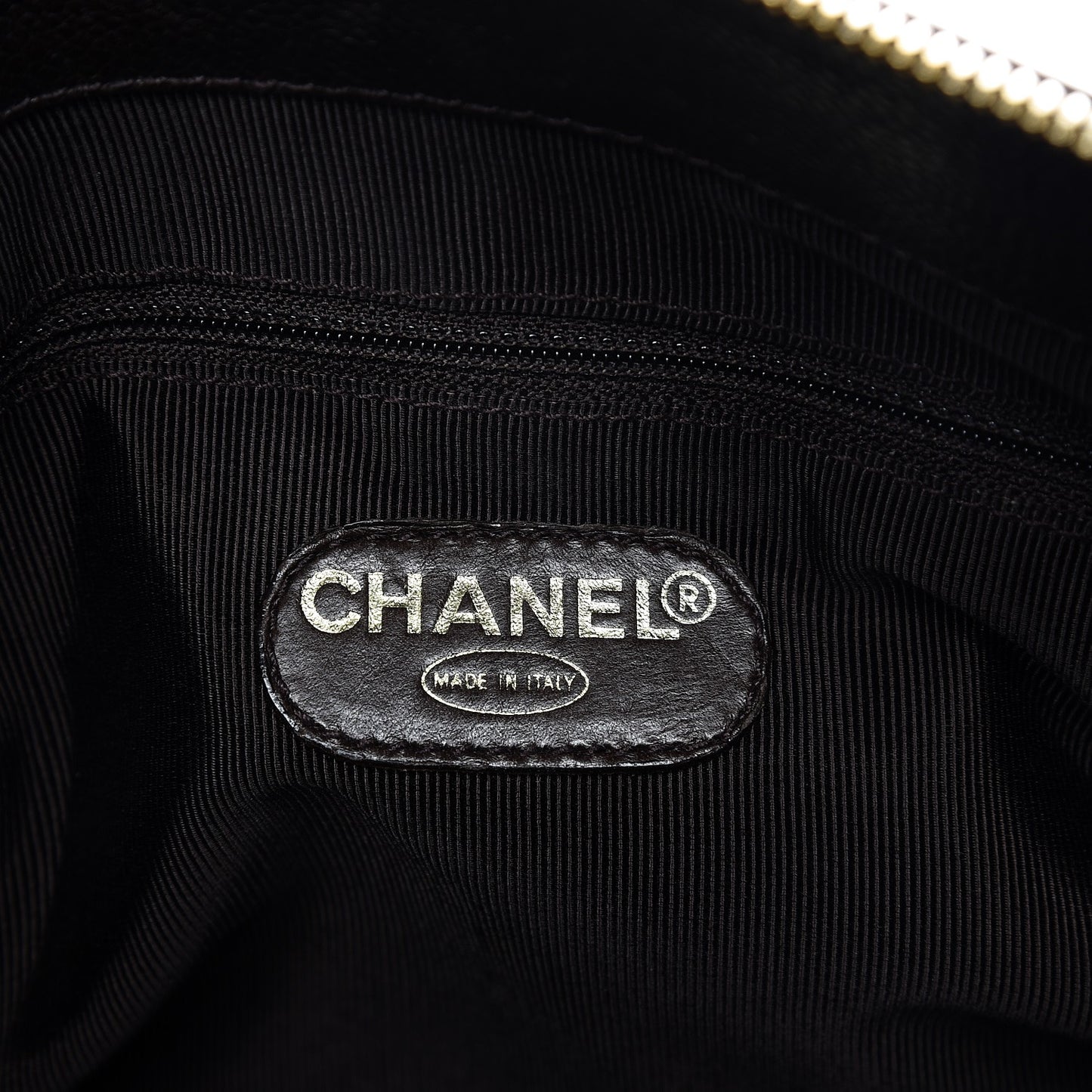 Caviar CC Shoulder Bag Dark Brown