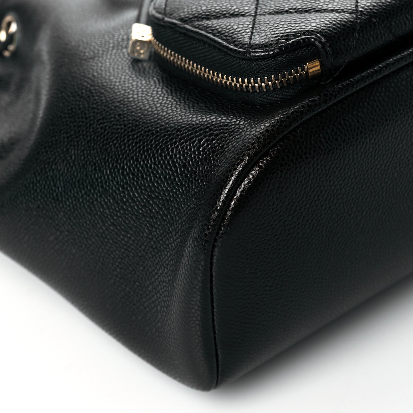 Caviar Quilted CC Pocket Bucket Bag Black