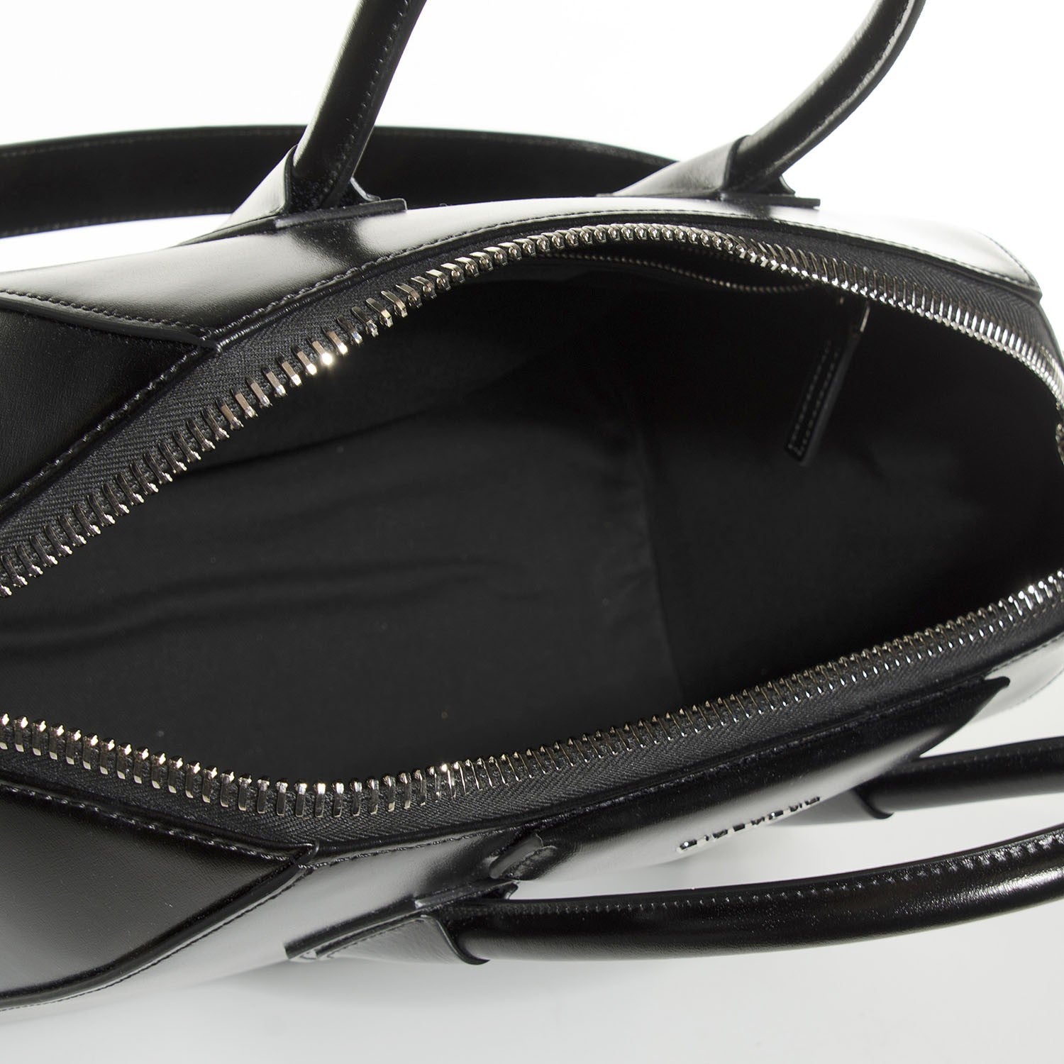 Givenchy Shiny Lord Calfskin Medium Antigona Black 5 of 10