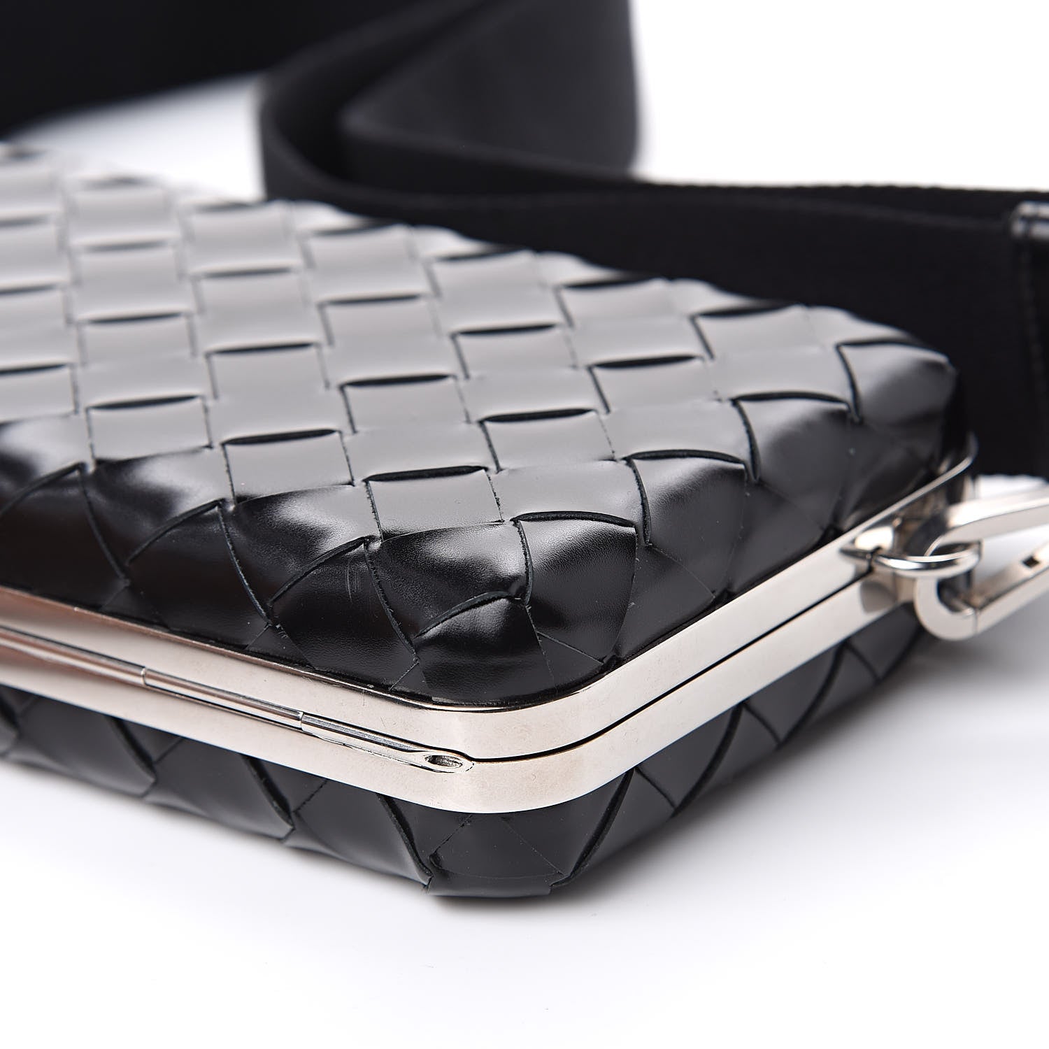 Bottega Veneta Spazzolato Intrecciato Mens Crossbody Messenger Case Black 8 of 8