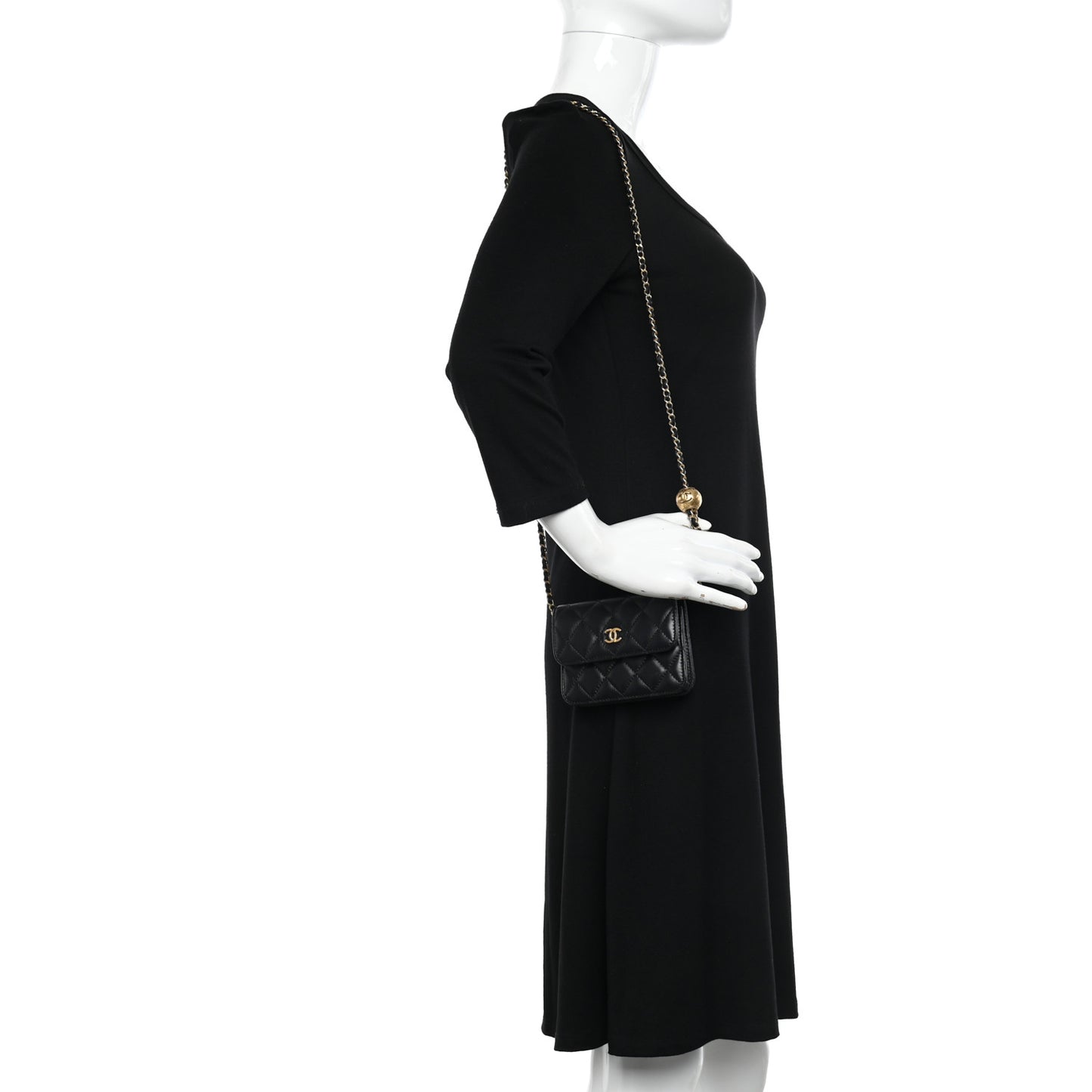 Lambskin Quilted Pearl Crush Clutch With Chain Black
