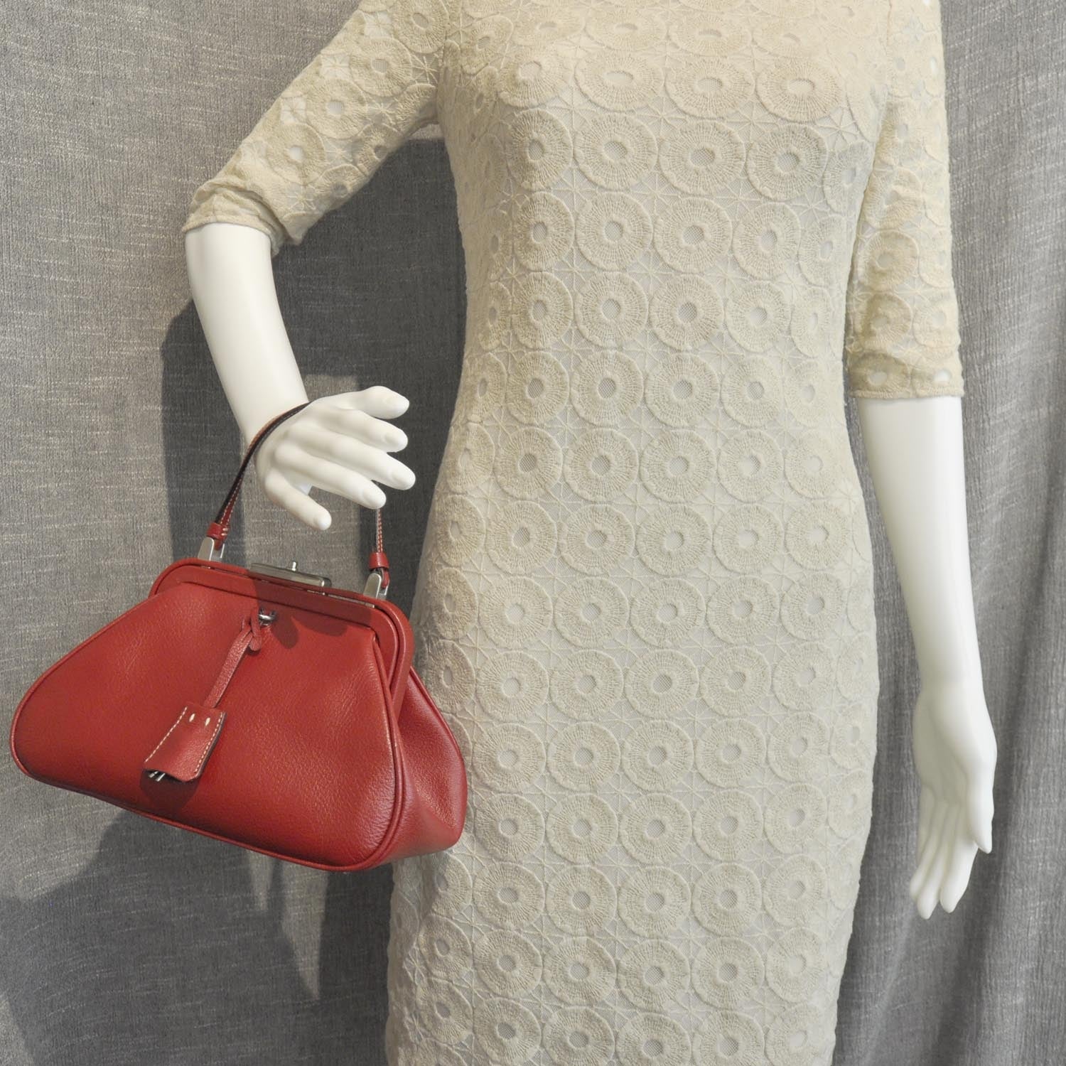 Prada Goatskin Cerniera Doctor Bag Rubino 3 of 8