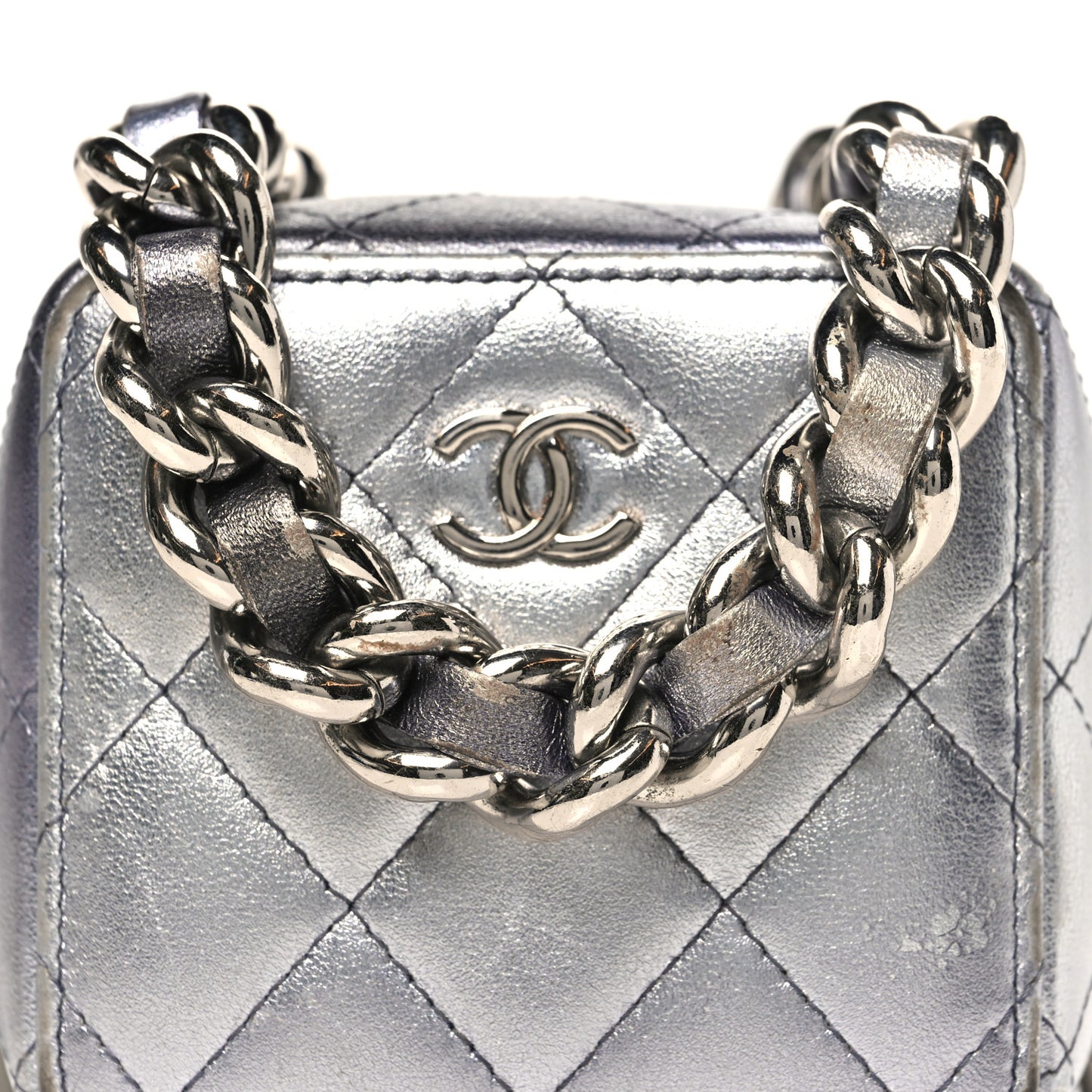 Gradient Metallic Lambskin Quilted Like A Wallet Clutch With Chain Silver Purple