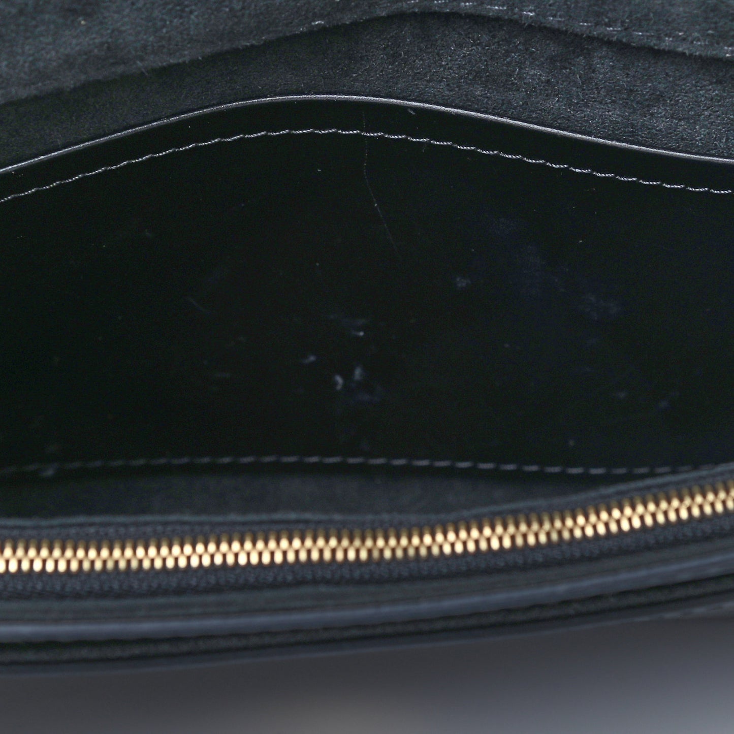 Calfskin Chain Louise GM Black