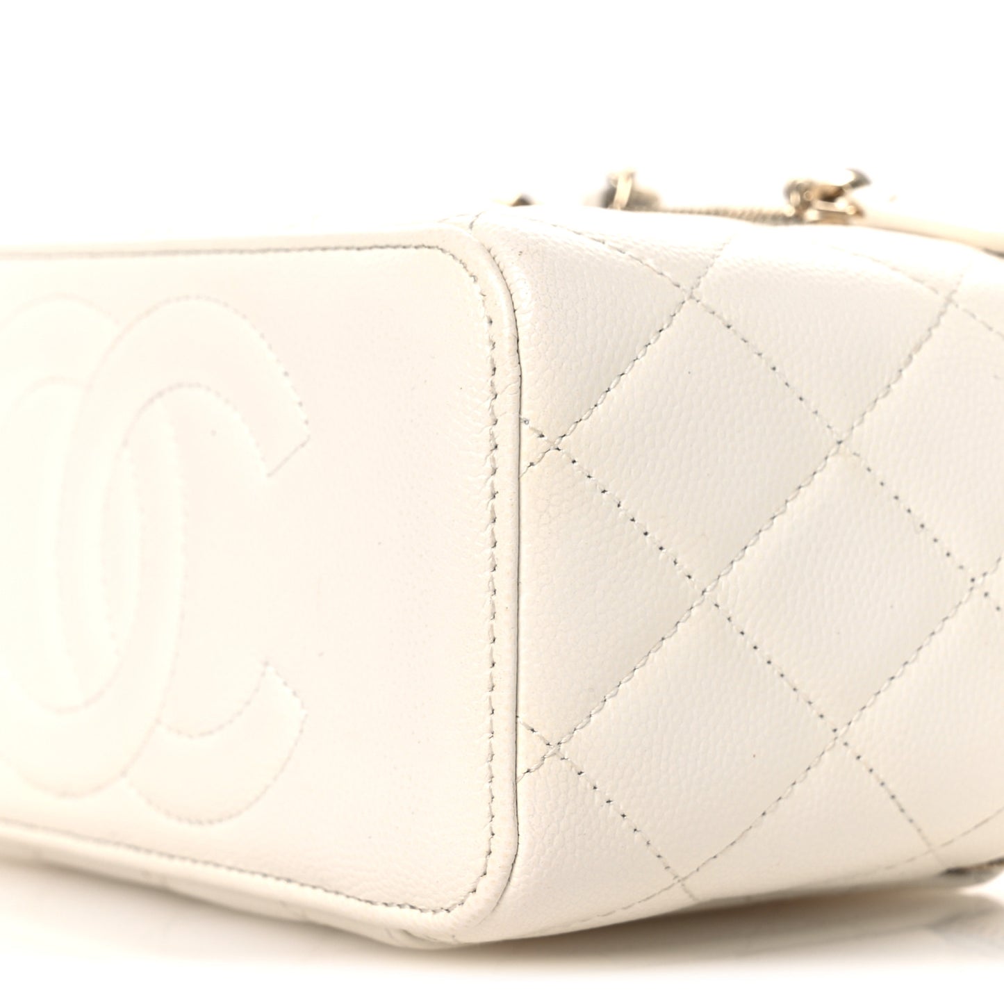 Caviar Quilted Crystal Hearts Small Vanity Case With Chain White