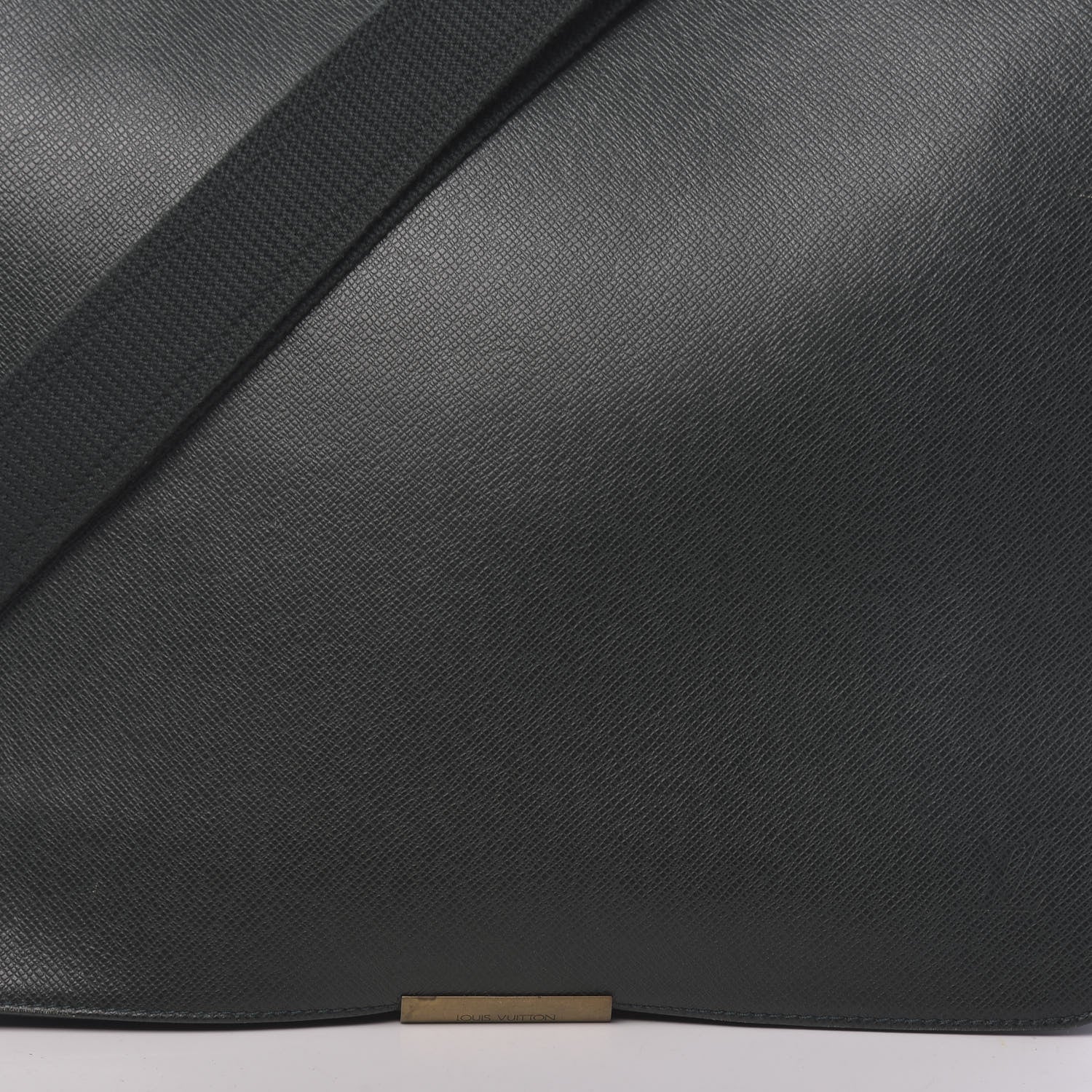 Louis Vuitton Taiga Viktor Messenger Bag Epicea 11 of 11