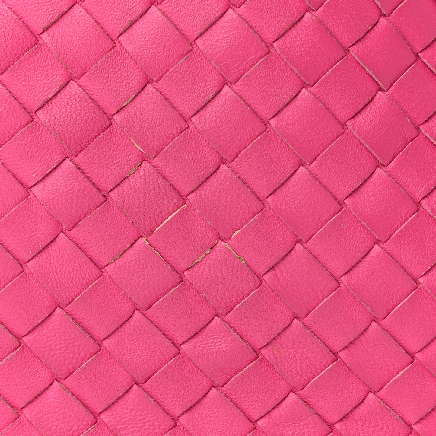 Nappa Intrecciato Medium Veneta Hobo Fuchsia