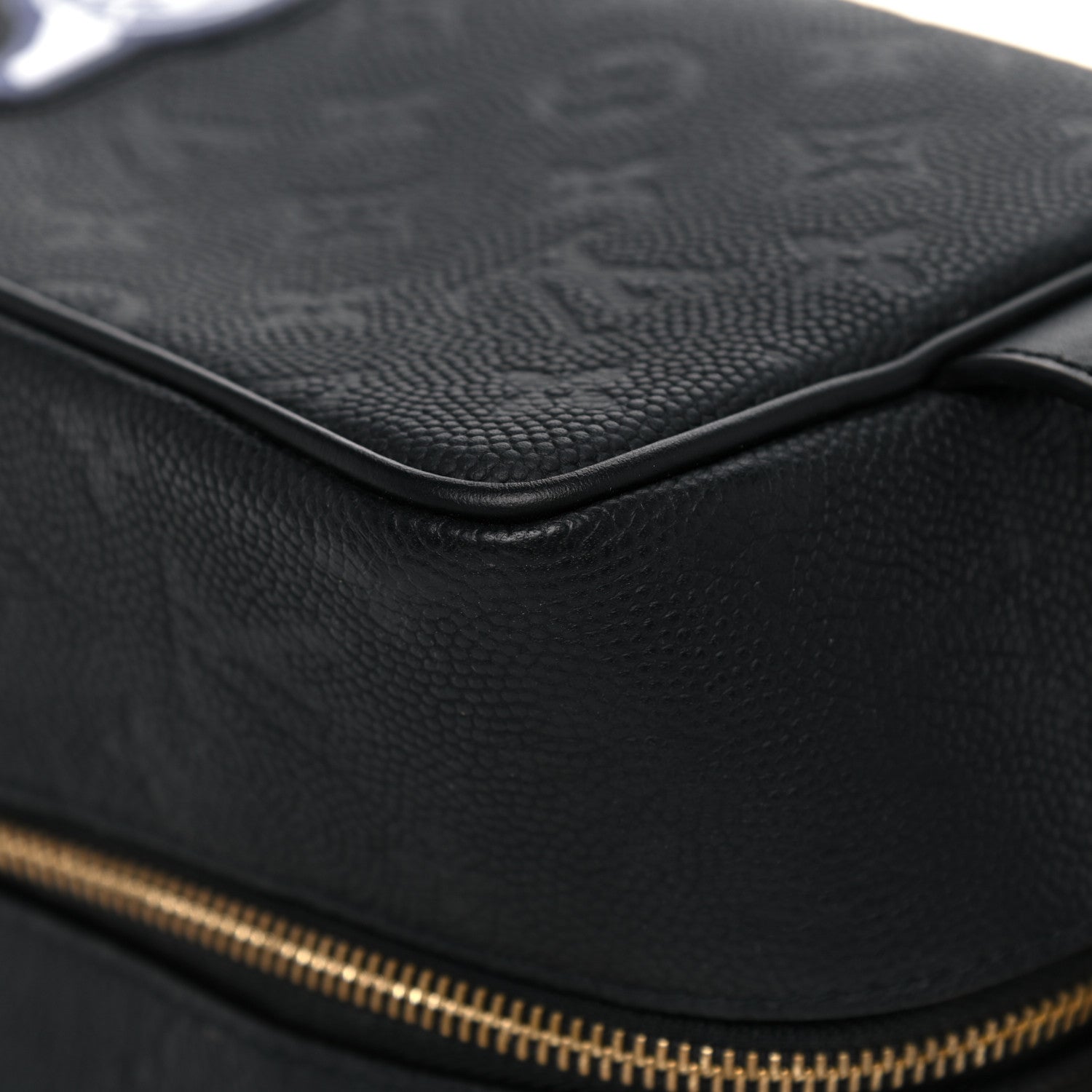 Louis Vuitton X NBA Calfskin Monogram Embossed Cloakroom Dopp Kit Black 9 of 18