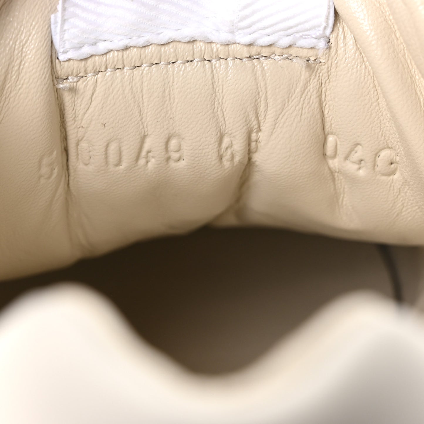 Calfskin Interlocking G Heart Rhyton Sneakers 35 Mystic White