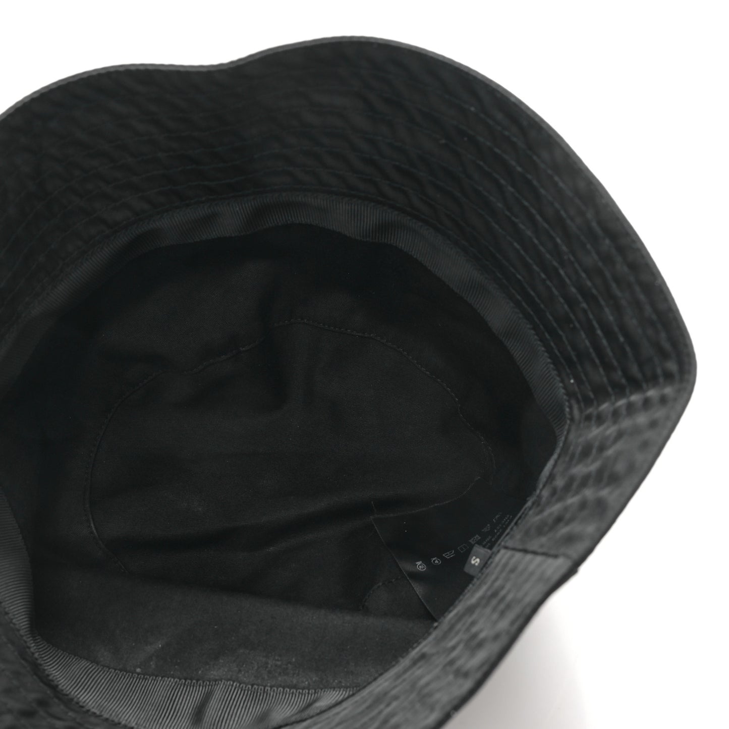 Re-Nylon Rubber Logo Bucket Hat S Black
