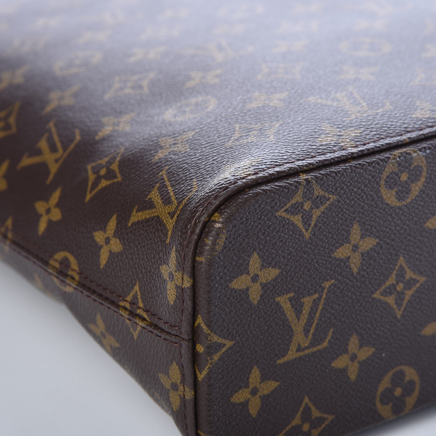 Louis Vuitton Monogram Luco 12 of 16