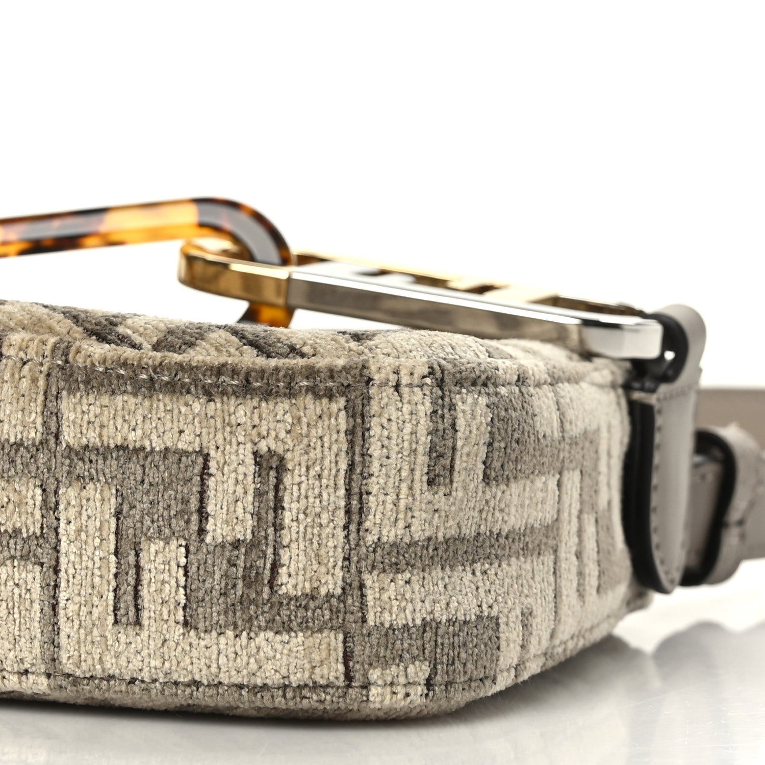 Fendi Chenille Vitello King Plexiglass FF O'Lock Swing Tortora Nuvola 8 of 8