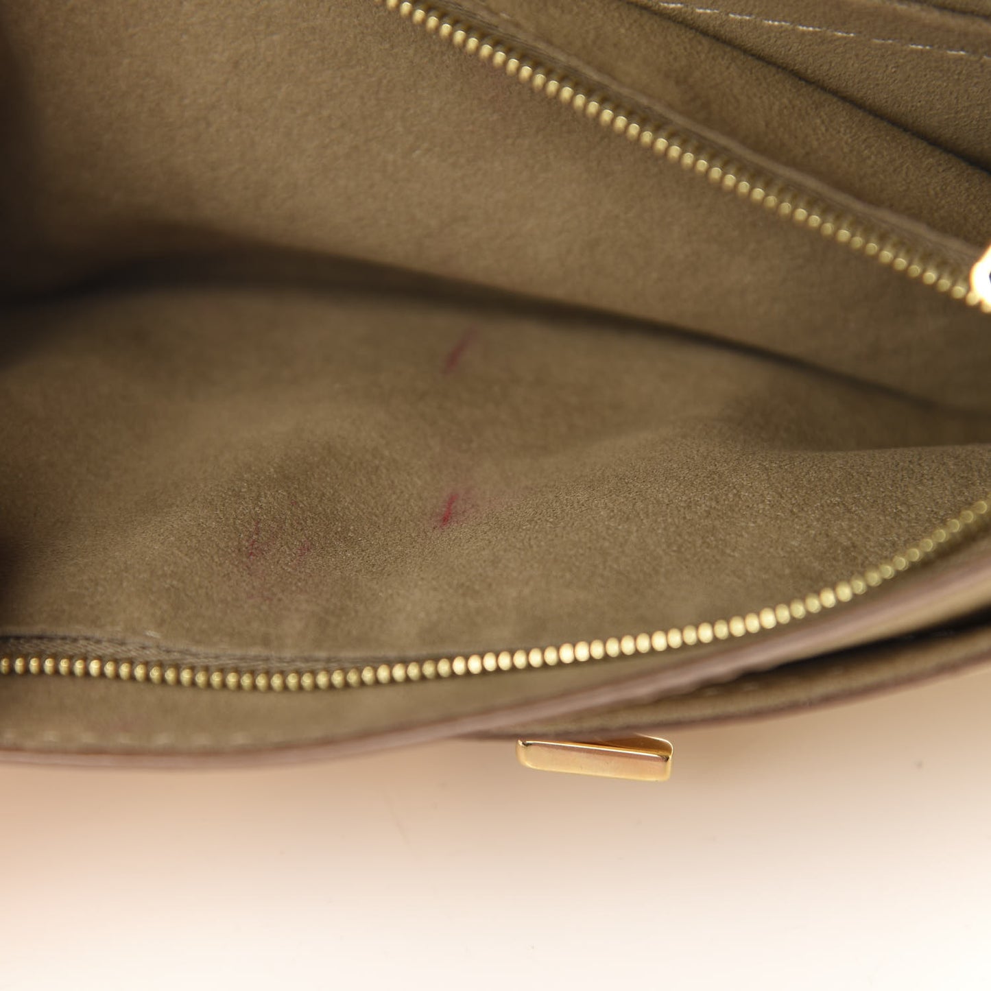 Calfskin Neo Sobe Louise EW Clutch Gold