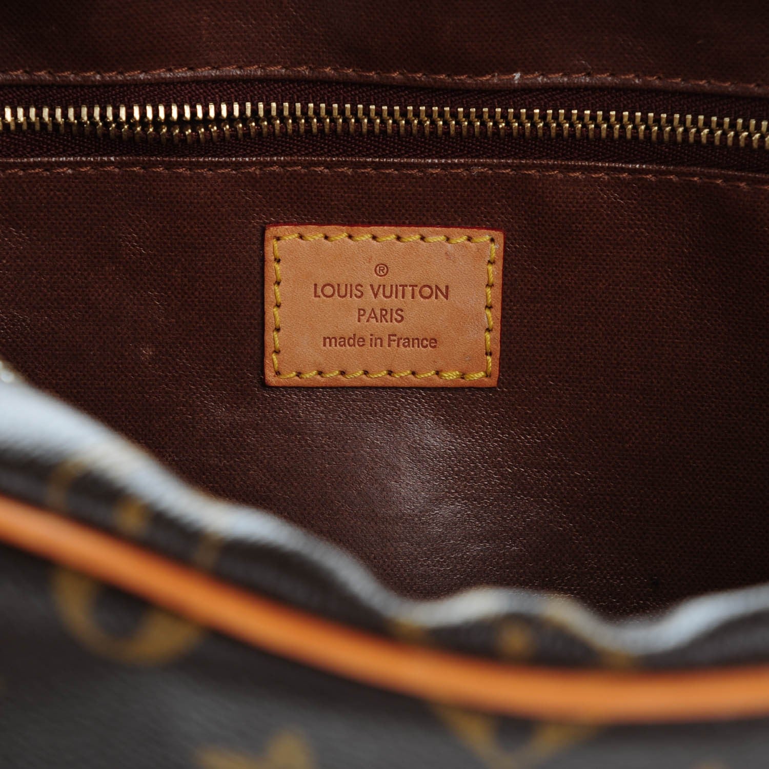 Louis Vuitton Monogram Toiletry 25 6 of 7
