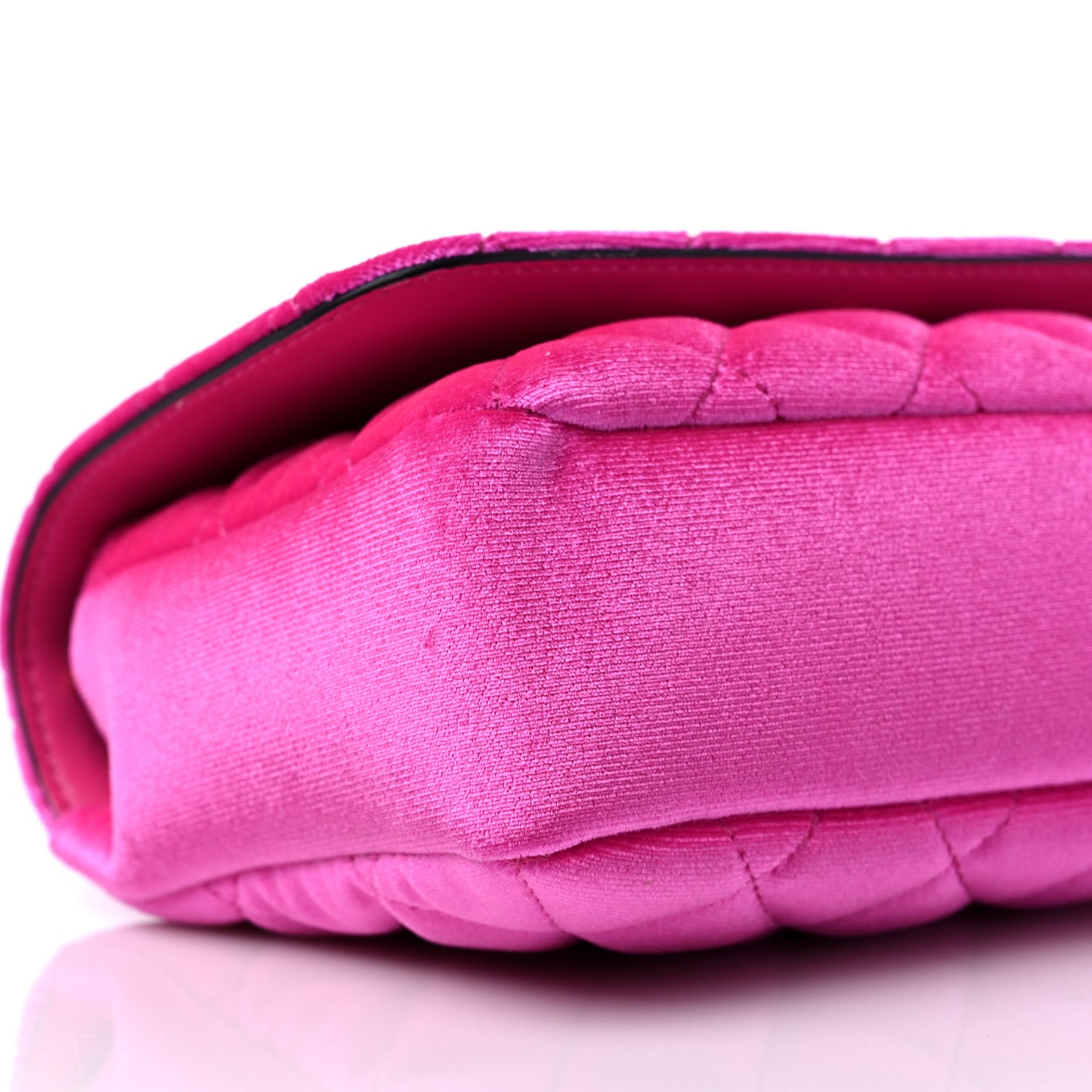 Velvet Quilted Medusa Chain Crossbody Pink