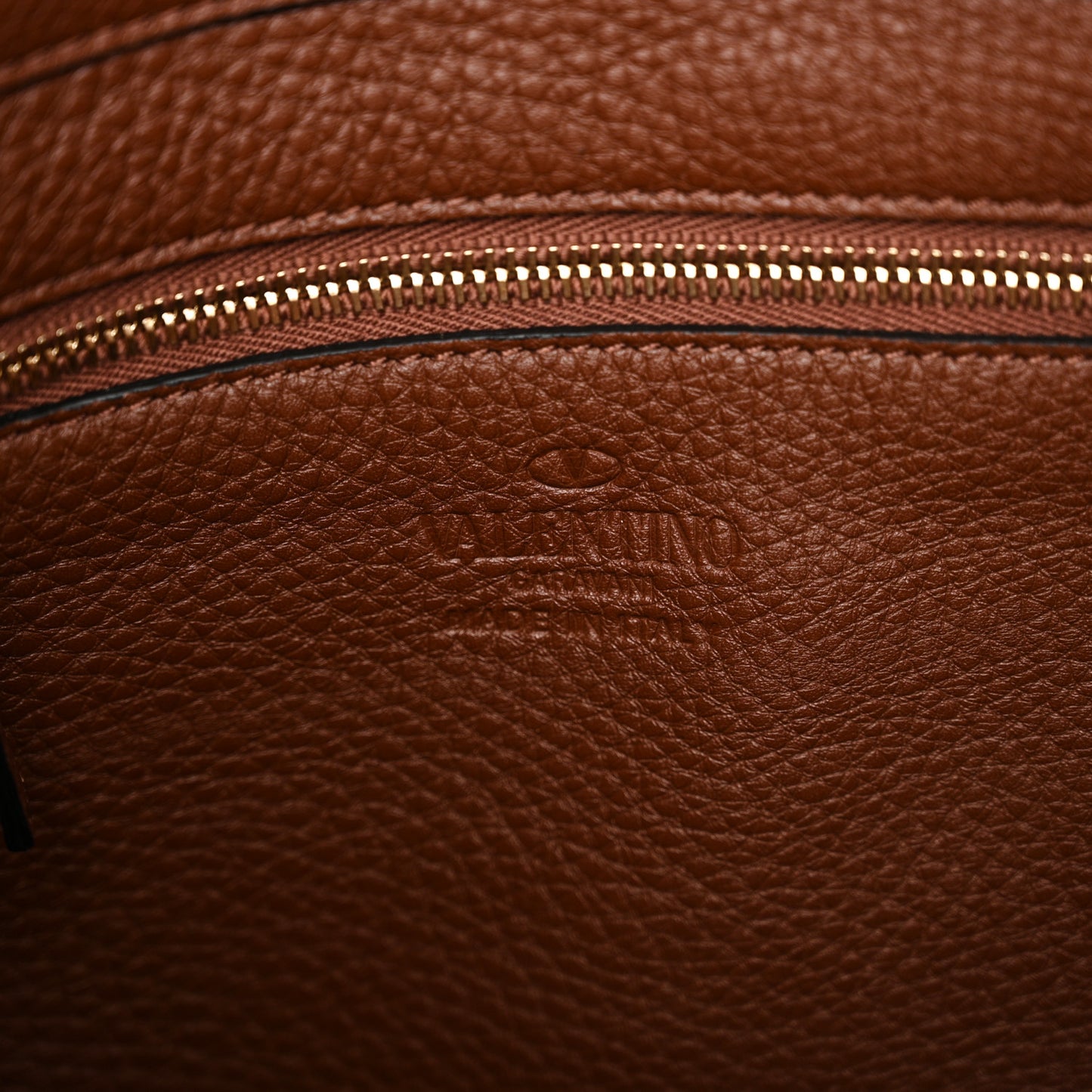 Pebbled Calfskin Small Rockstud Flip-Lock Messenger Bag Light Brown