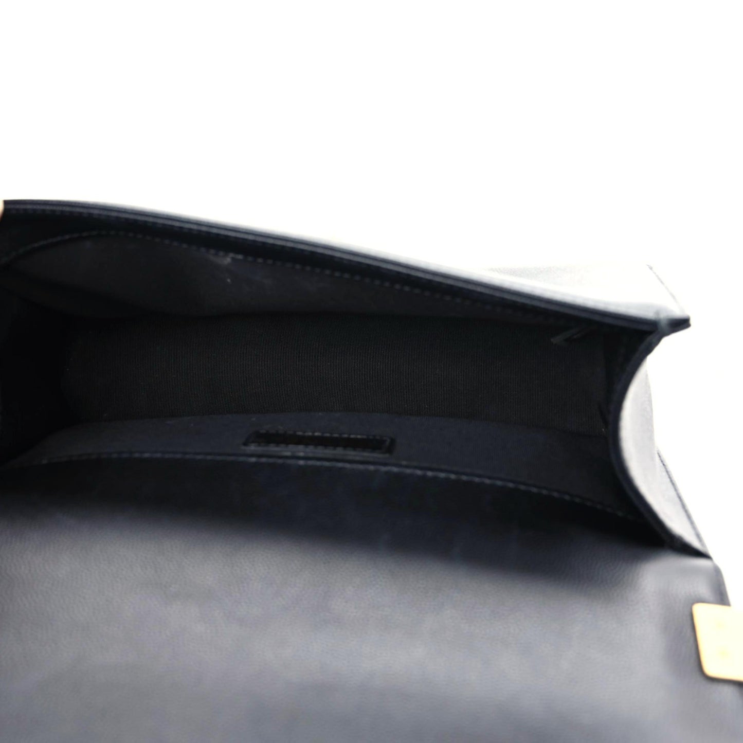 Caviar Quilted Medium Boy Flap Black