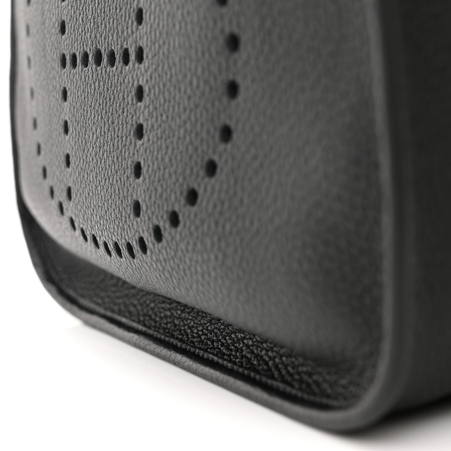 Taurillon Clemence Evelyne III PM Black