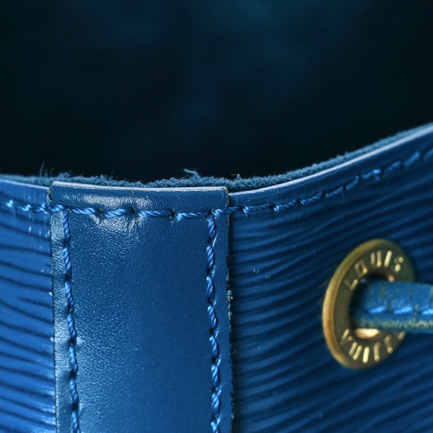 Louis Vuitton Epi Noe Toledo 7 of 9
