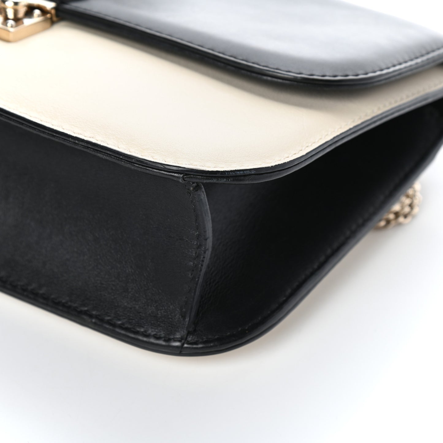 Vitello Medium Glam Lock Rockstud Flap Black Light Ivory