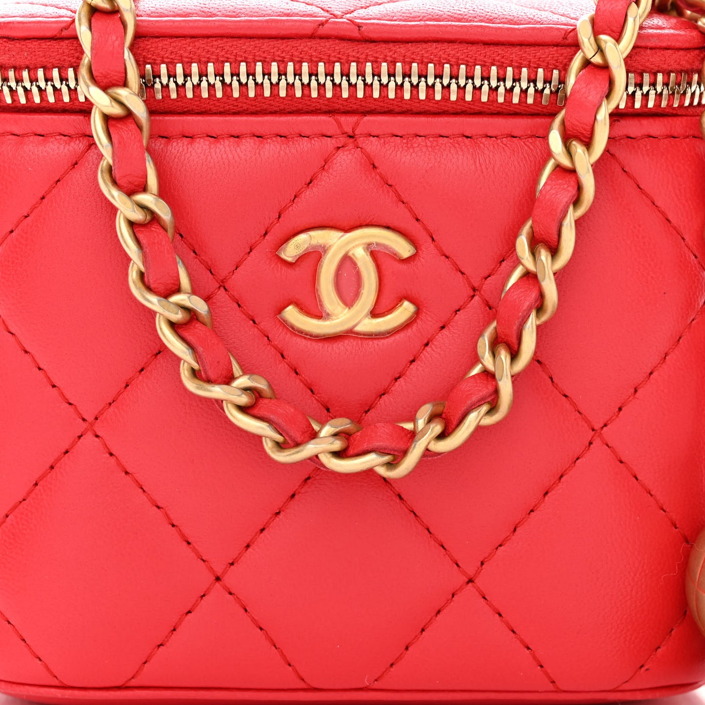 Lambskin Quilted Pearl Crush Mini Vanity Case With Chain Red
