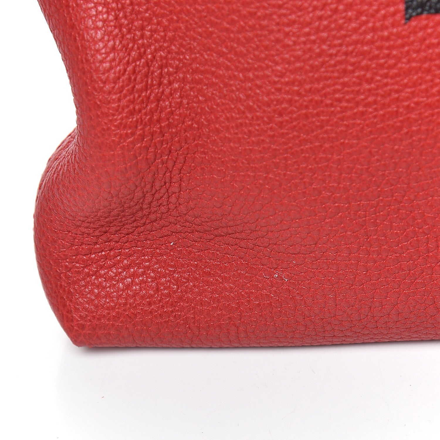 Gucci Pebbled Calfskin Medium Logo Portfolio Clutch Hibiscus Red 8 of 8