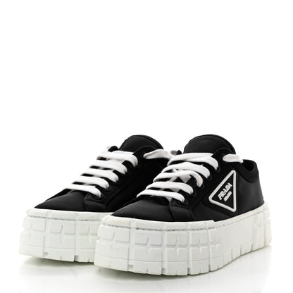 Prada Re-Nylon Gabardine Triangle Logo Double Wheel 50mm Sneakers 37.5 Black 3 of 9