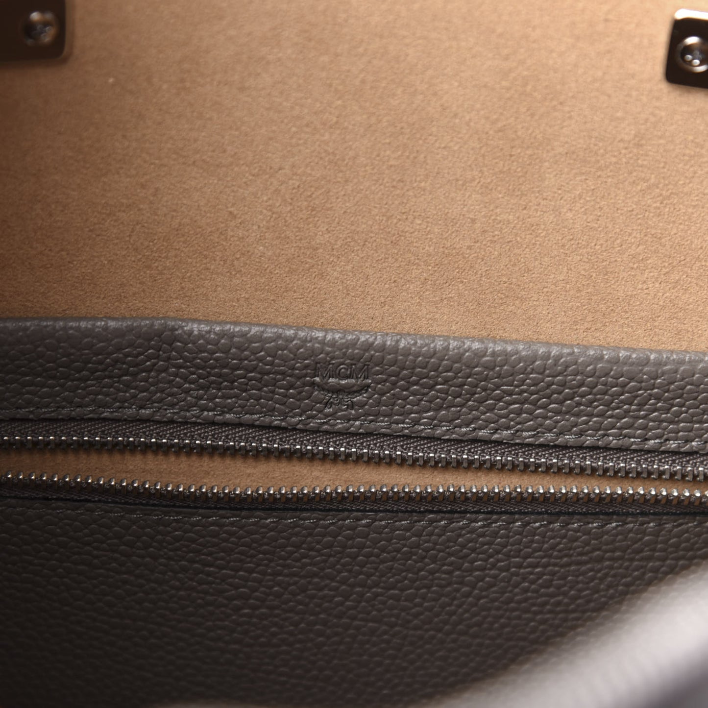 Grained Calfskin Large Ella Boston Grey