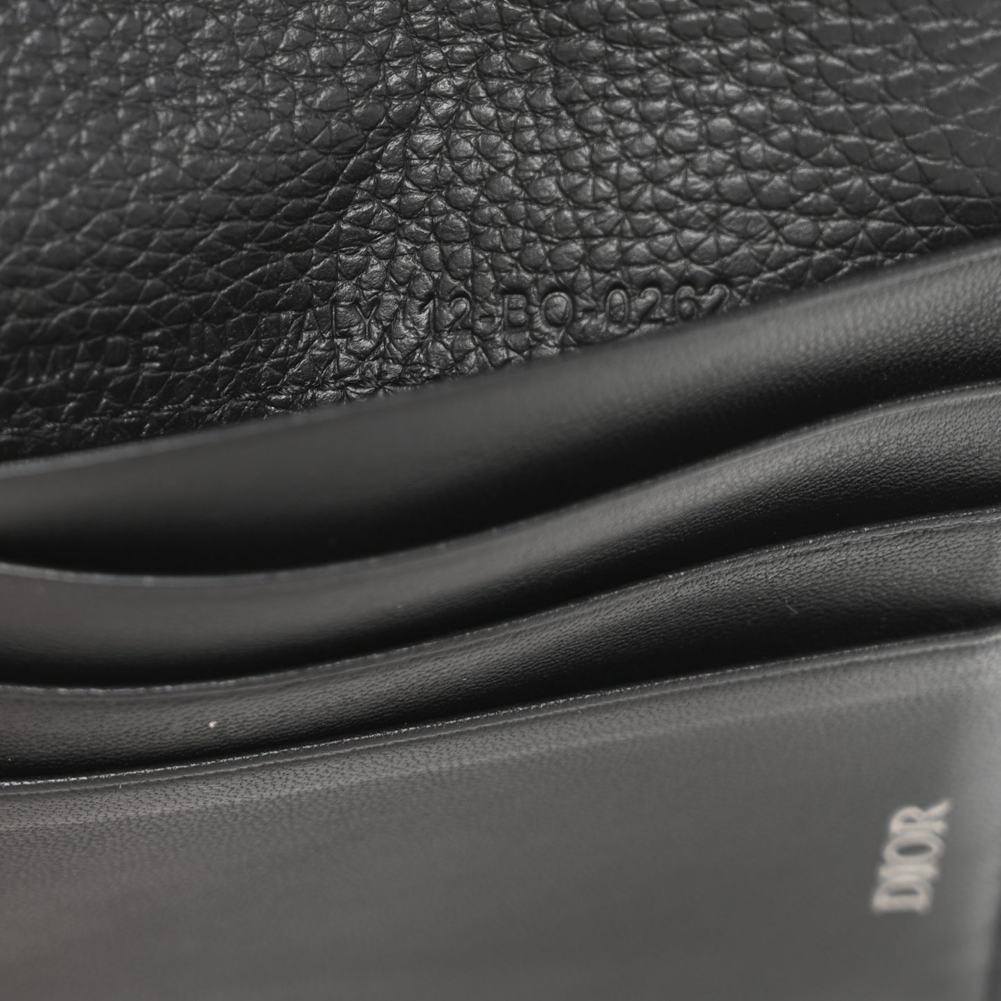 Oblique Bi-Fold Card Holder Black