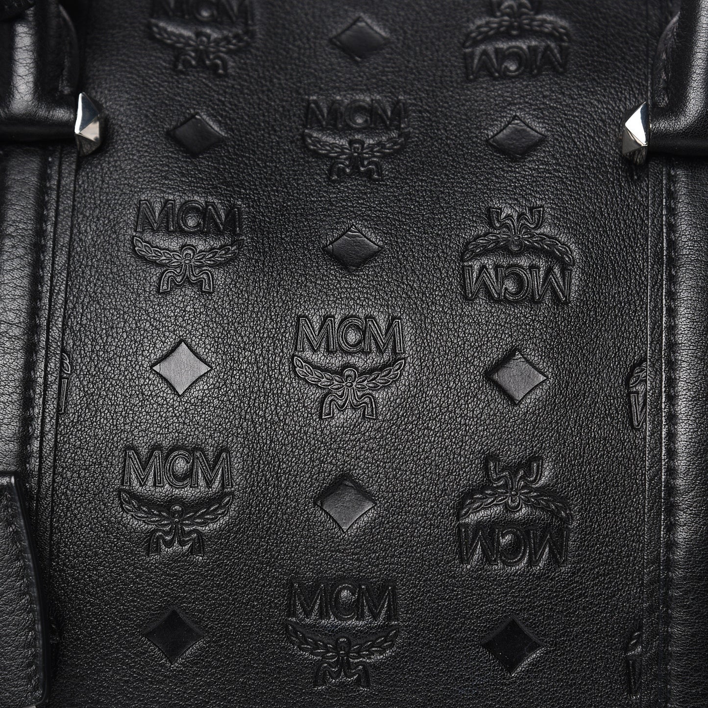 Visetos Medium Essential Boston Bag Black