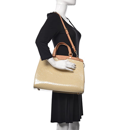 Louis Vuitton Vernis Brea GM Blanc Corail 2 of 12