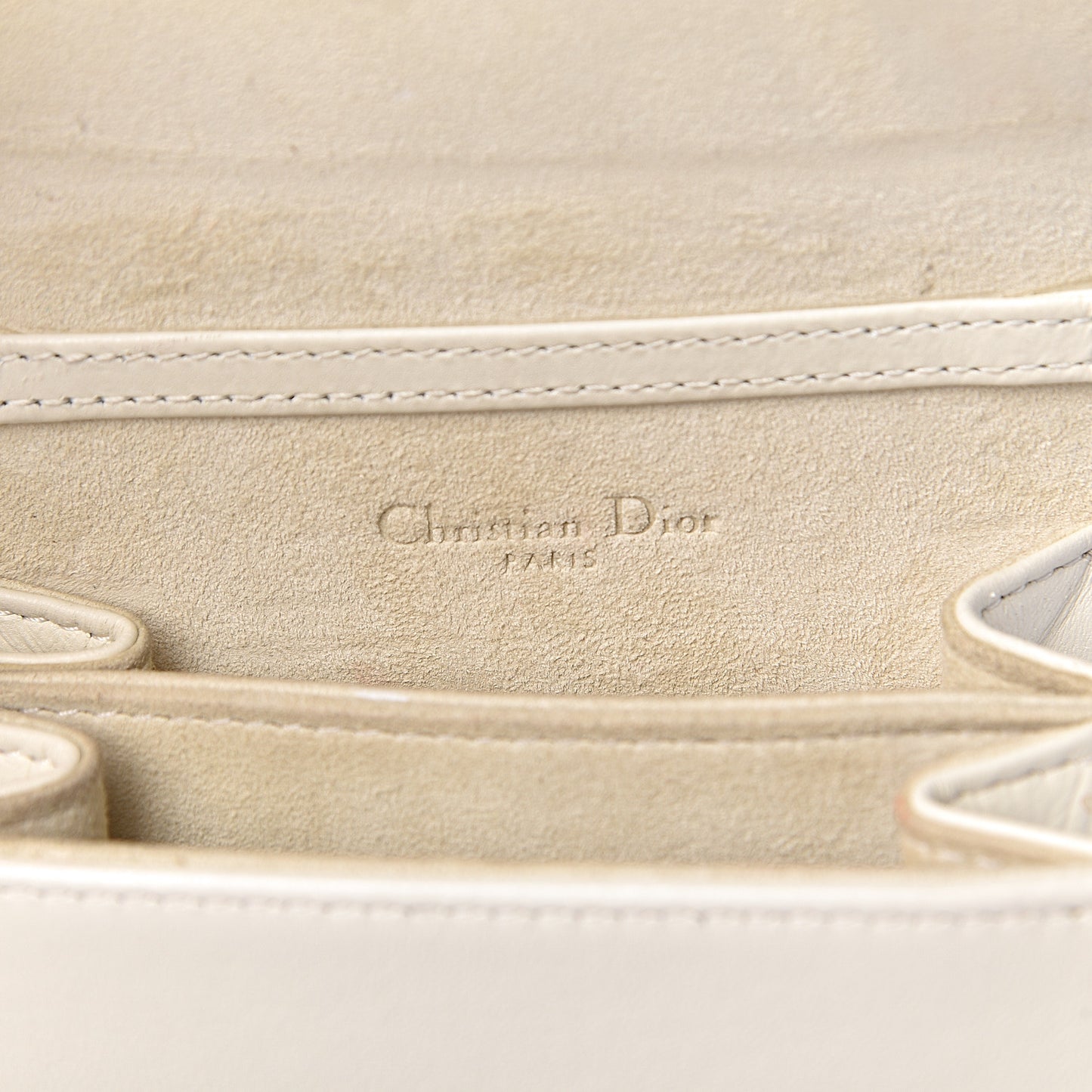 Lambskin Studded Vertical Diorama White