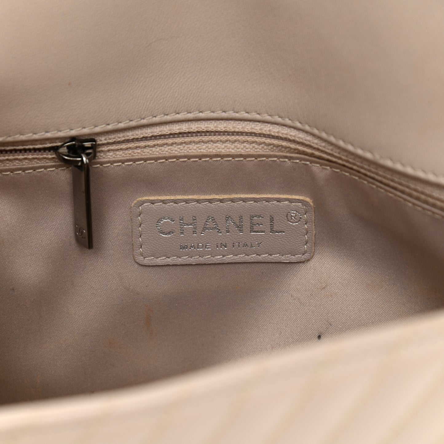Lambskin Quilted Medium CC Crossing Flap Beige