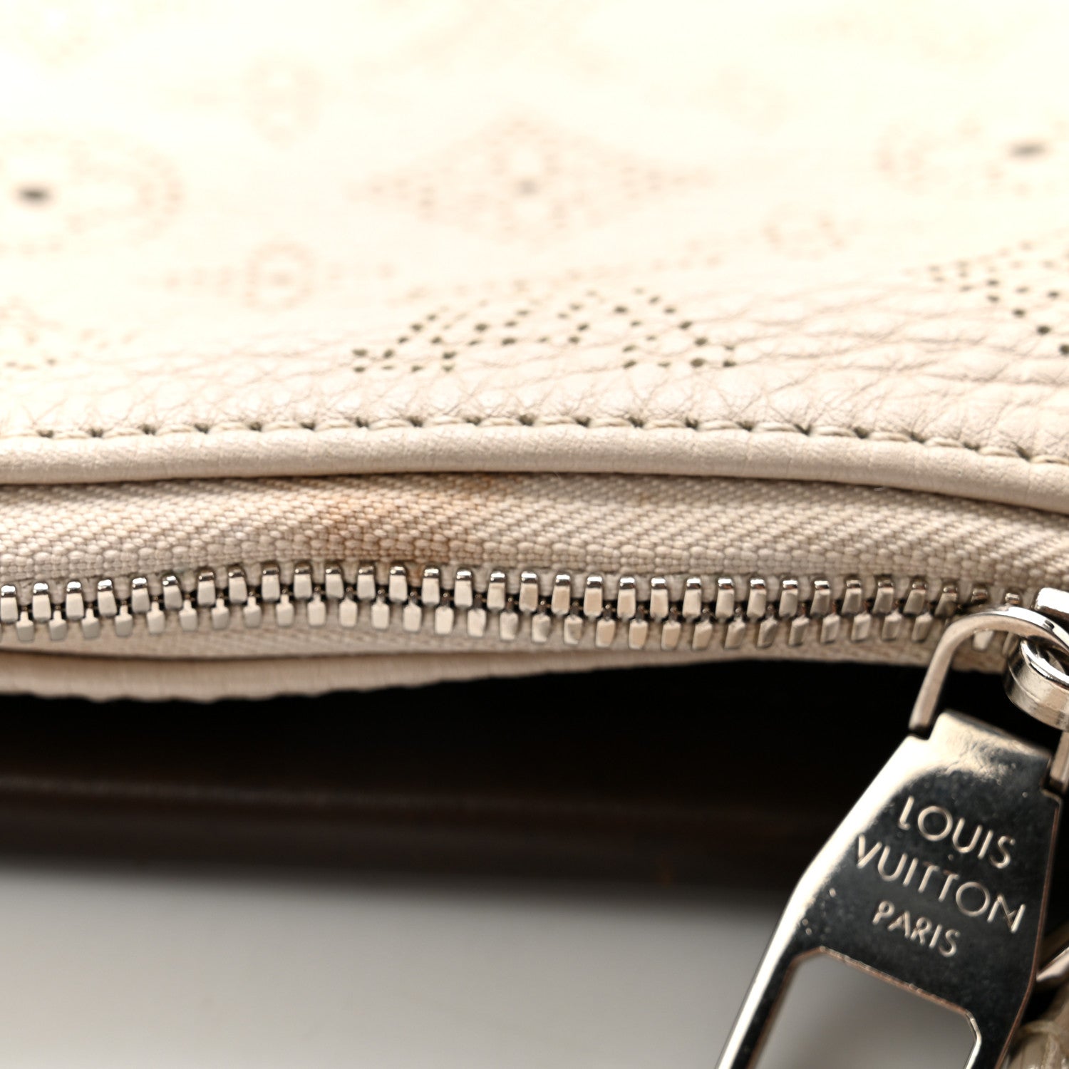 Louis Vuitton Mahina Selene PM  Ivory 10 of 16