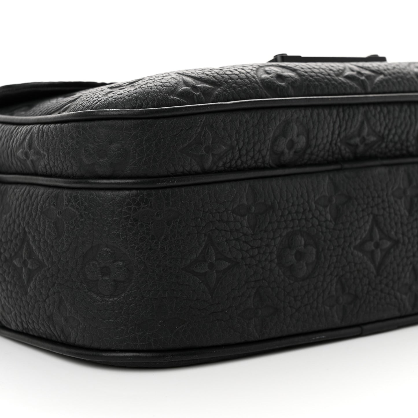 Taurillon Monogram S Lock Messenger Black