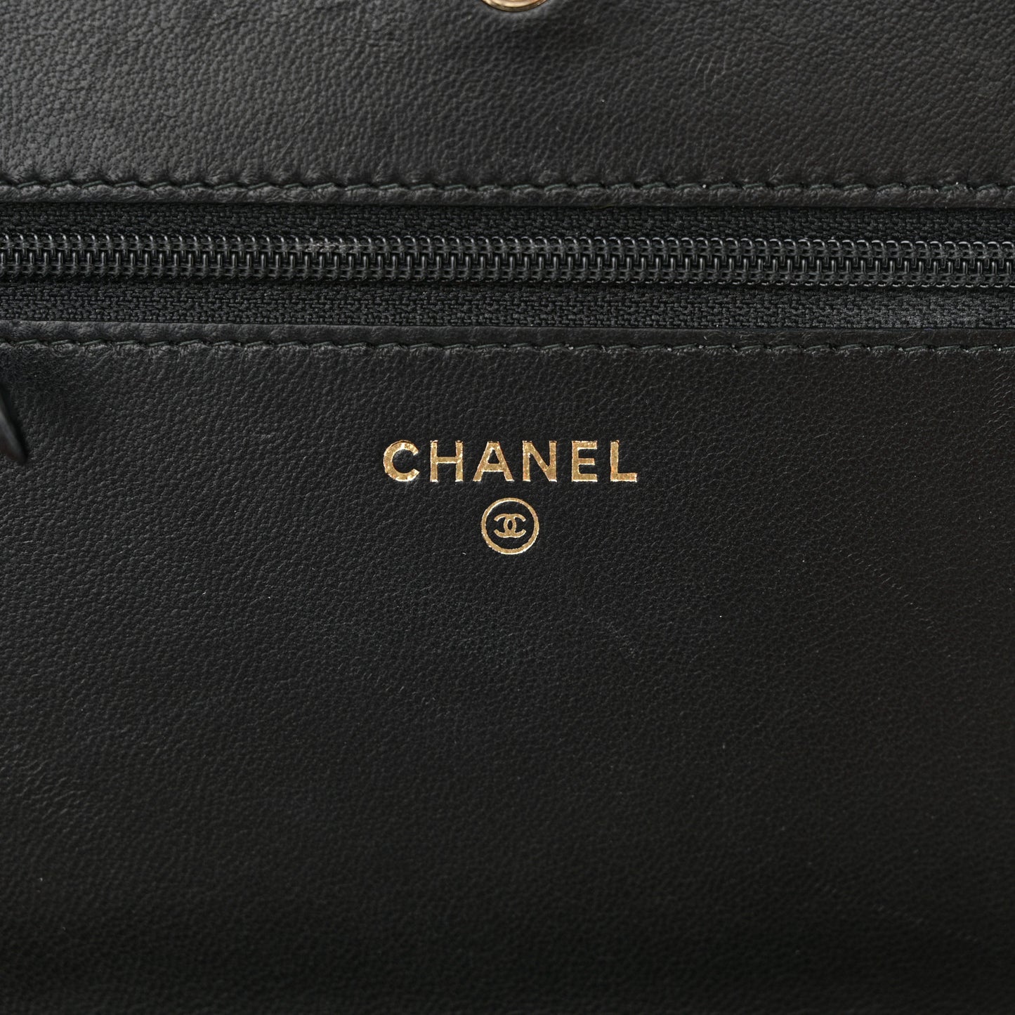 Lambskin Studded Wallet On Chain WOC Black