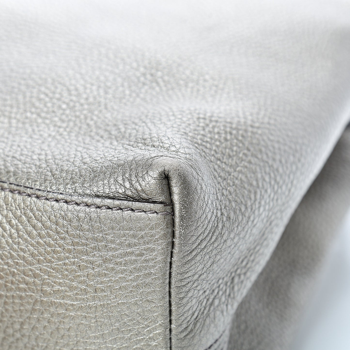Metallic Pebbled Calfskin Medium Soho Chain Shoulder Bag Sasso