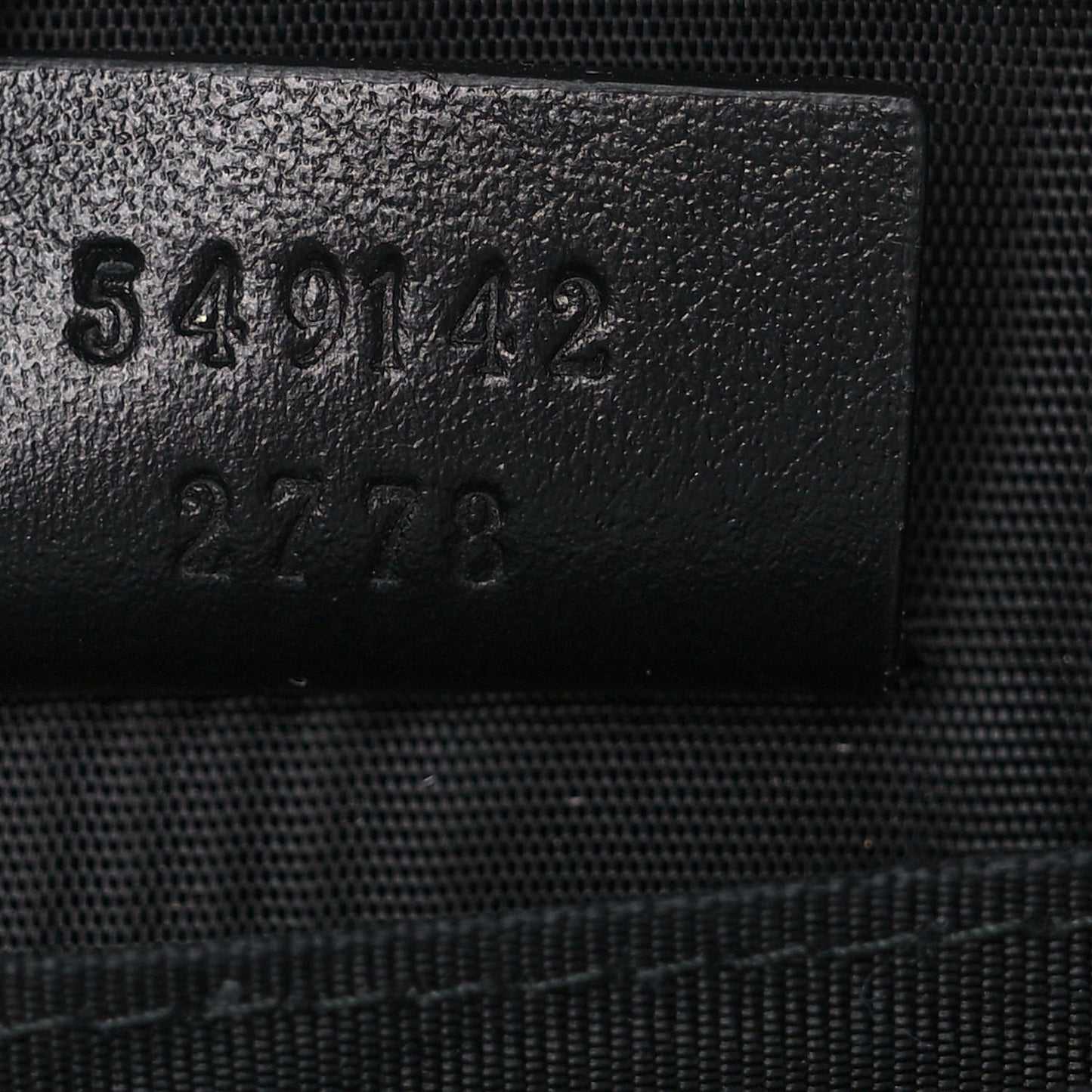 Calfskin Matelasse GG Marmont Zip Around Card Case Black
