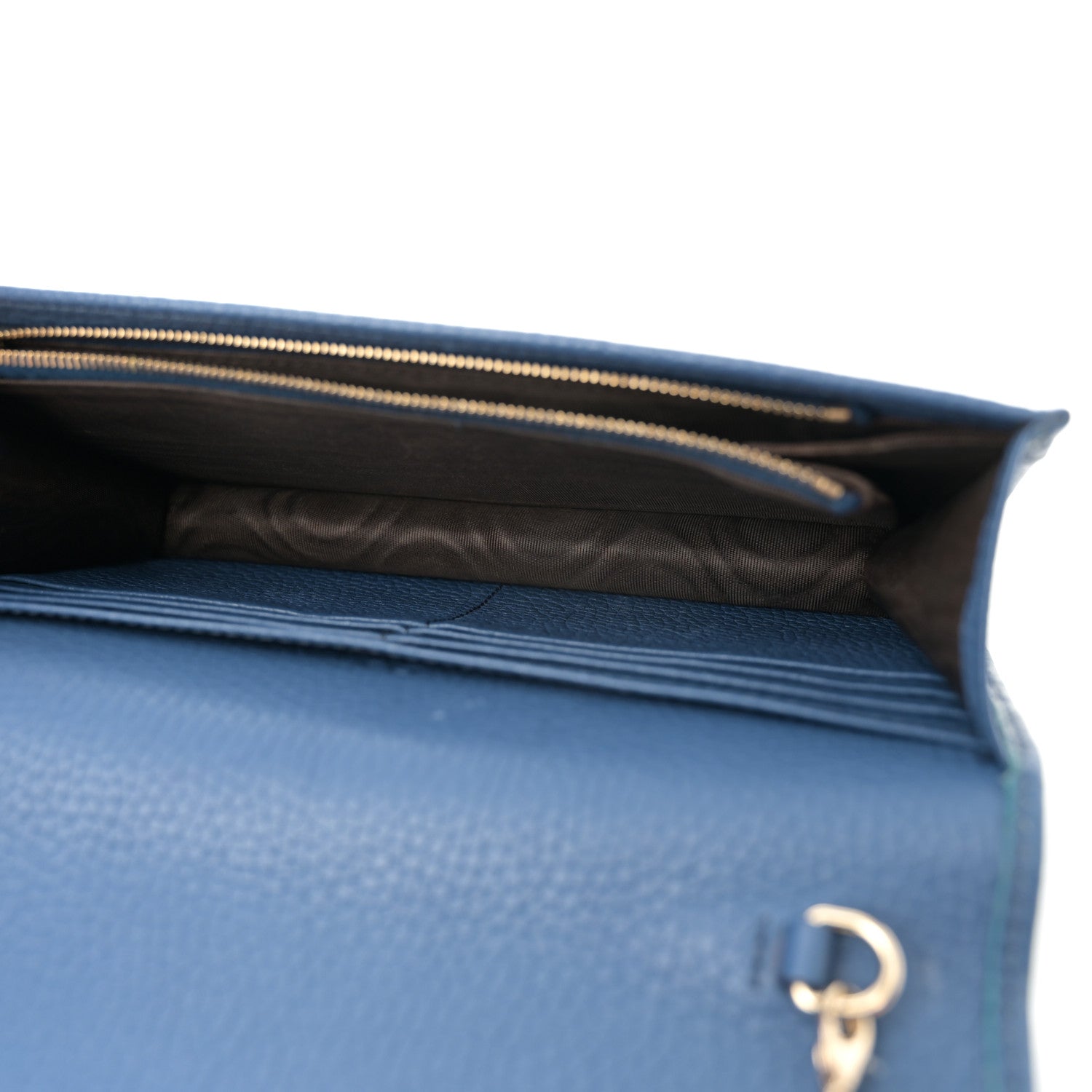 Gucci Pebbled Calfskin Soho Wallet on Chain Caspian 5 of 17