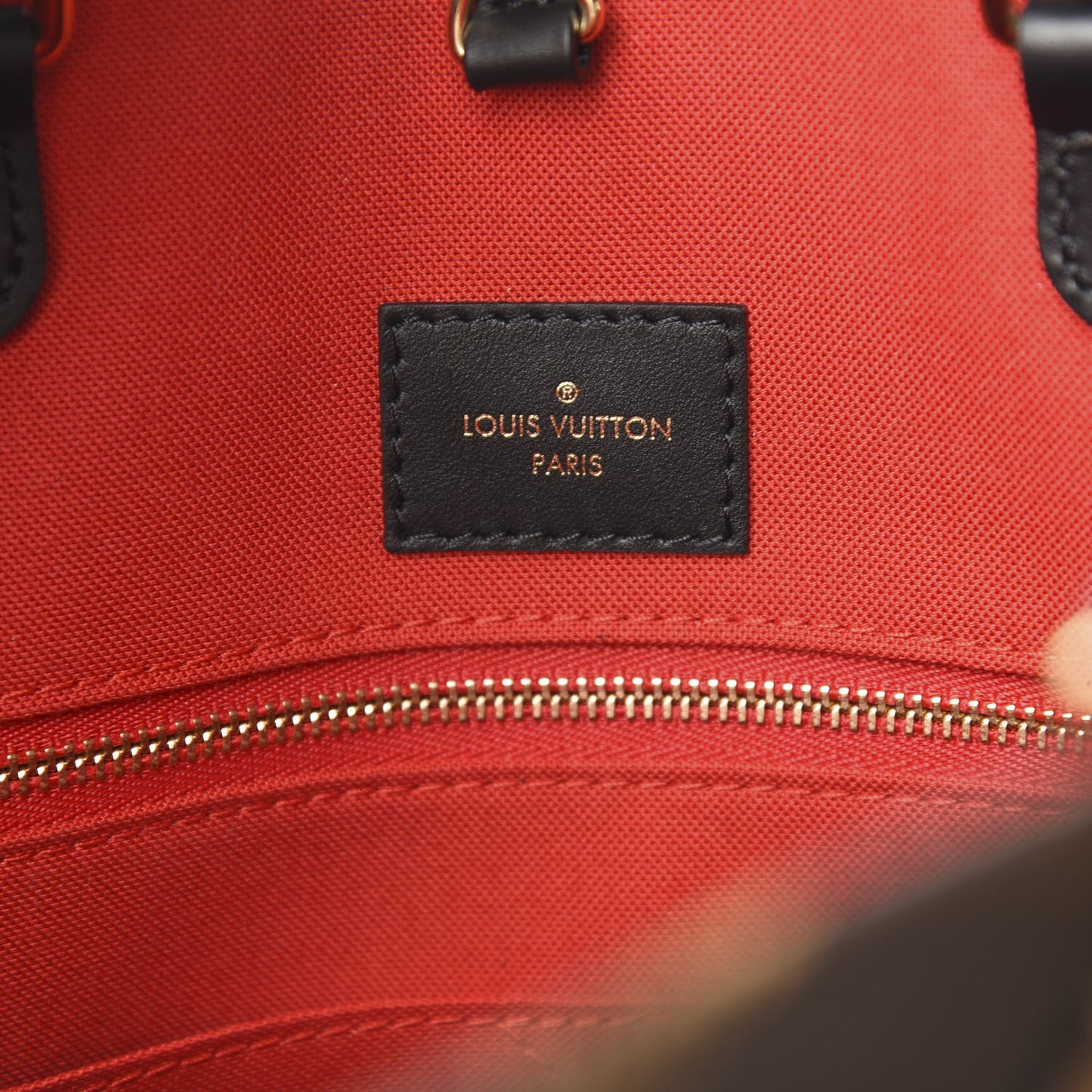 Reverse Monogram Giant Onthego MM