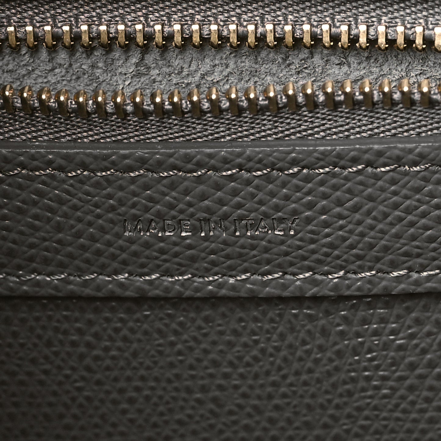 Grained Calfskin Small Vertical Cabas Grey