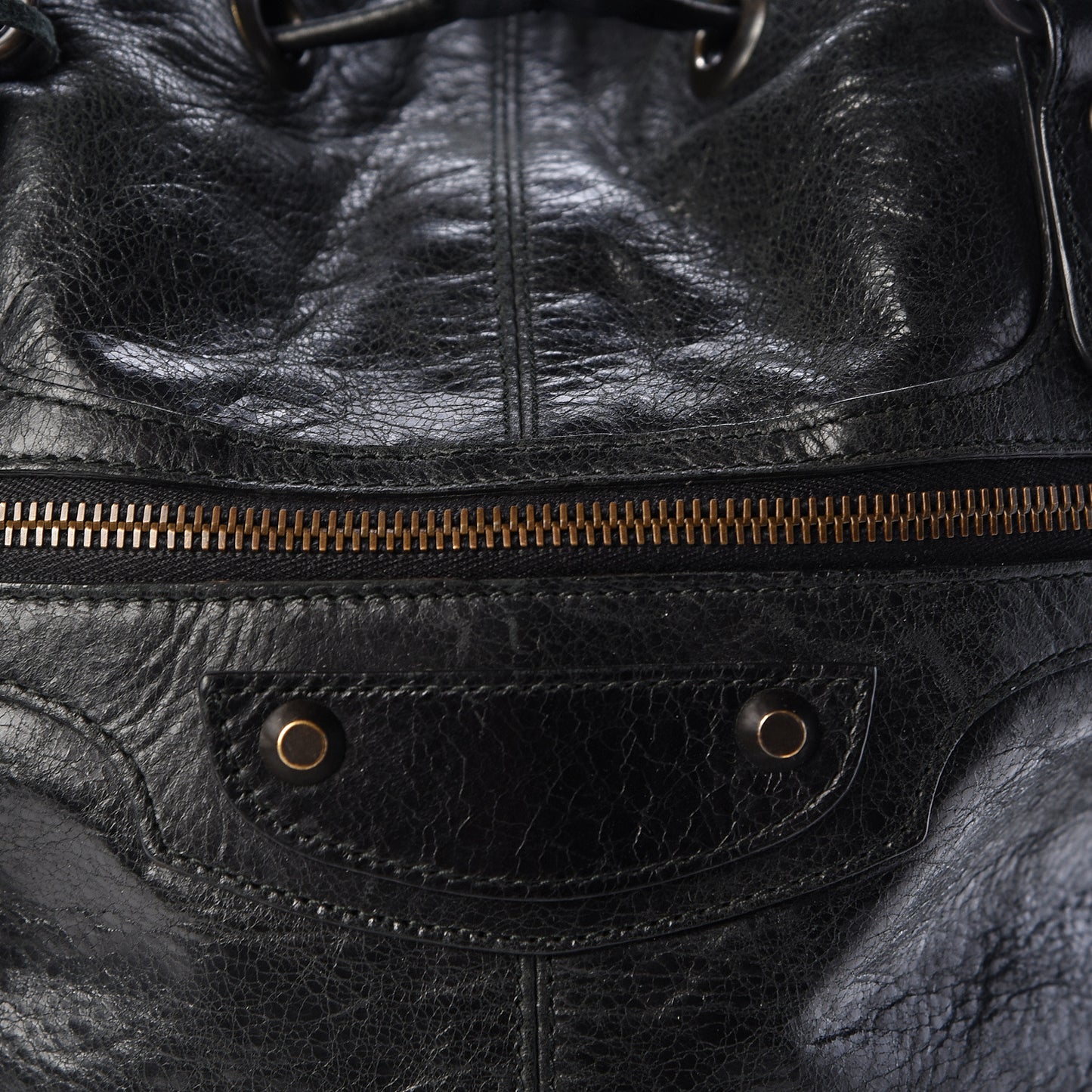Agneau Classic Hardware Pompon Black