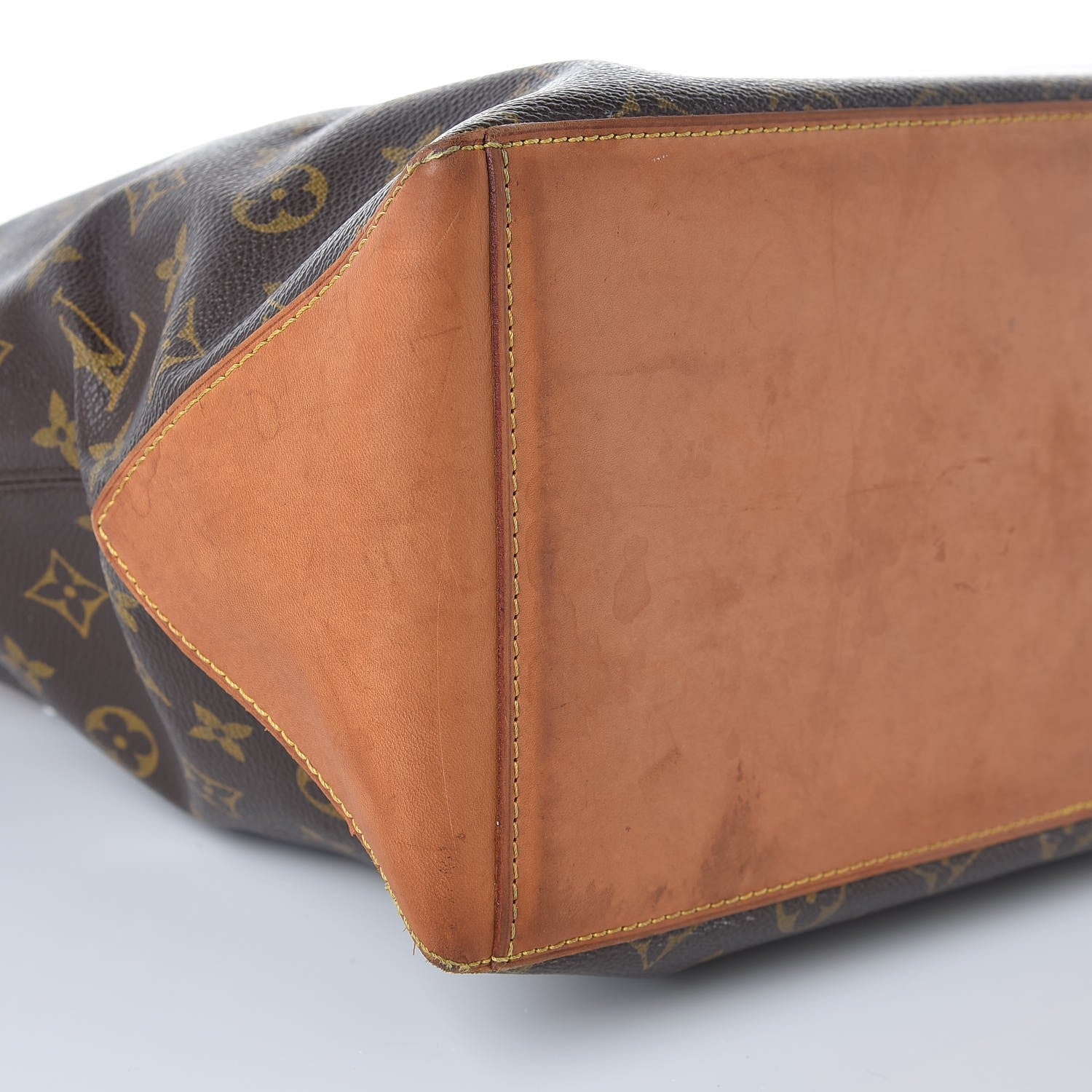 Louis Vuitton Monogram Cabas Mezzo 15 of 17