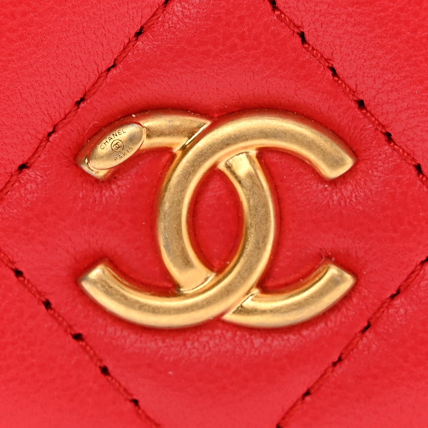 Lambskin Quilted Pearl Crush Clutch With Chain Red